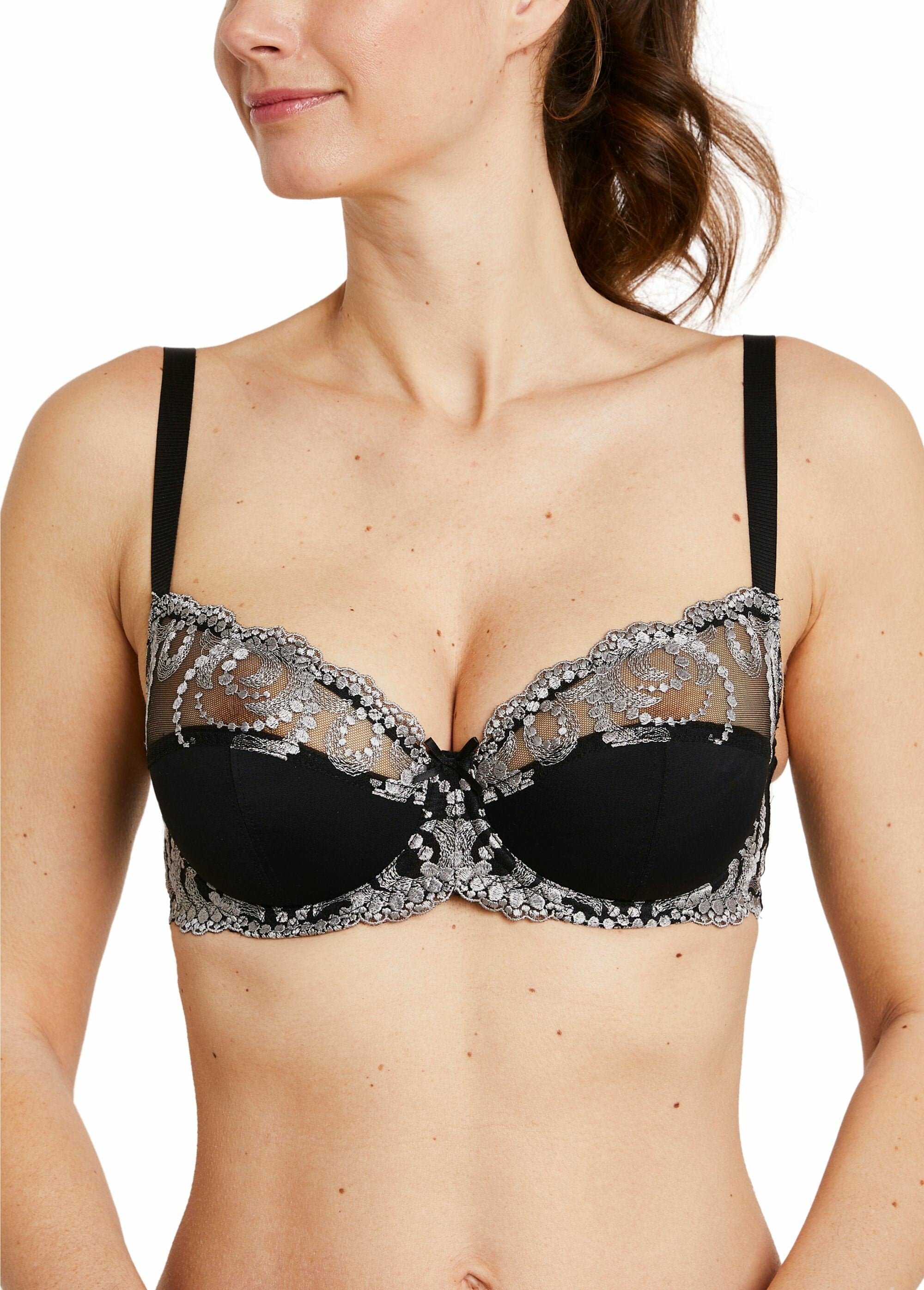 Reggiseno_con_ferretto_e_tulle_ricamato_NERO_FA1_slim