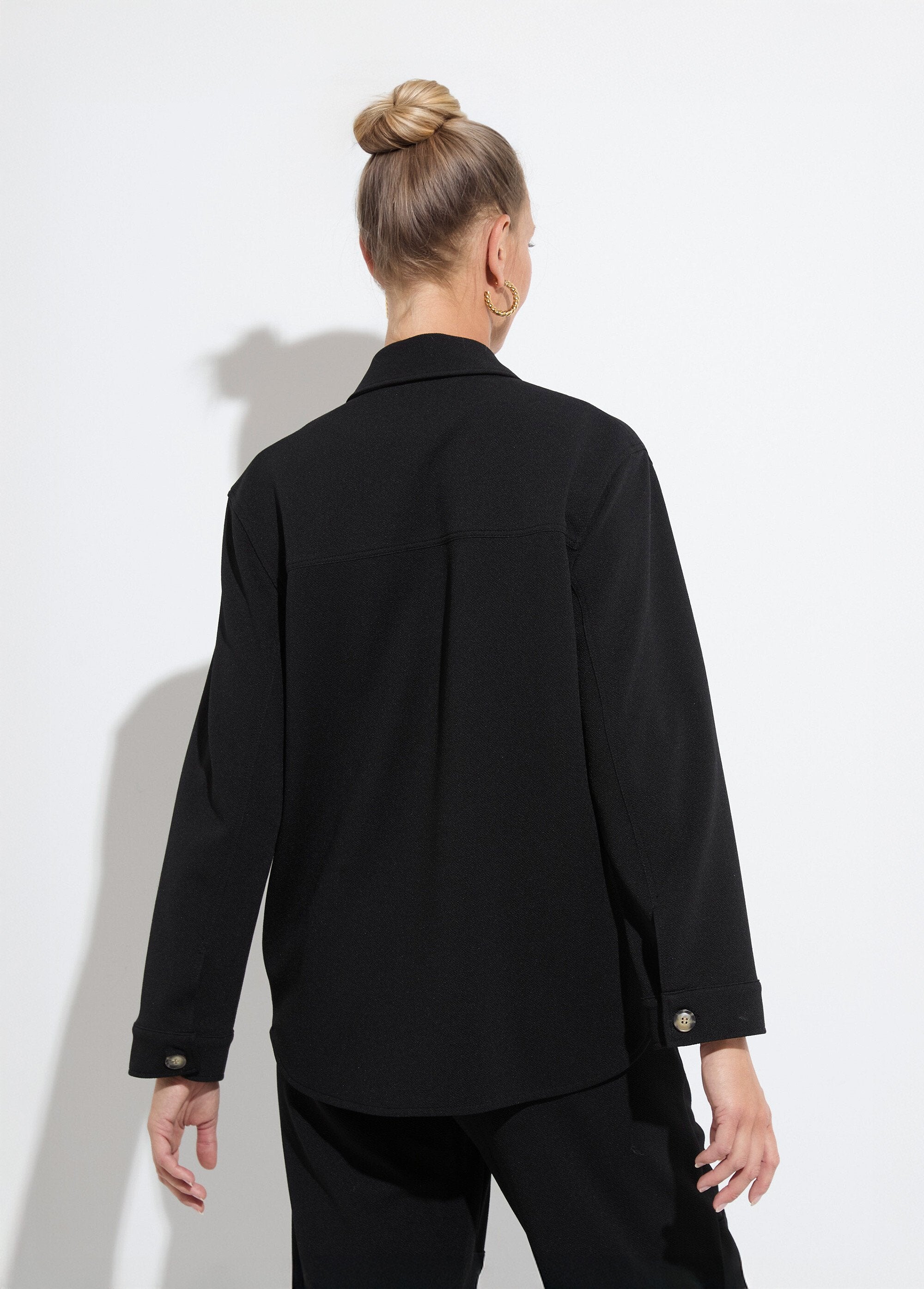 Camicia_da_camera_button-down_in_maglia_crepe_a_tinta_unita_Noir_DO1_slim