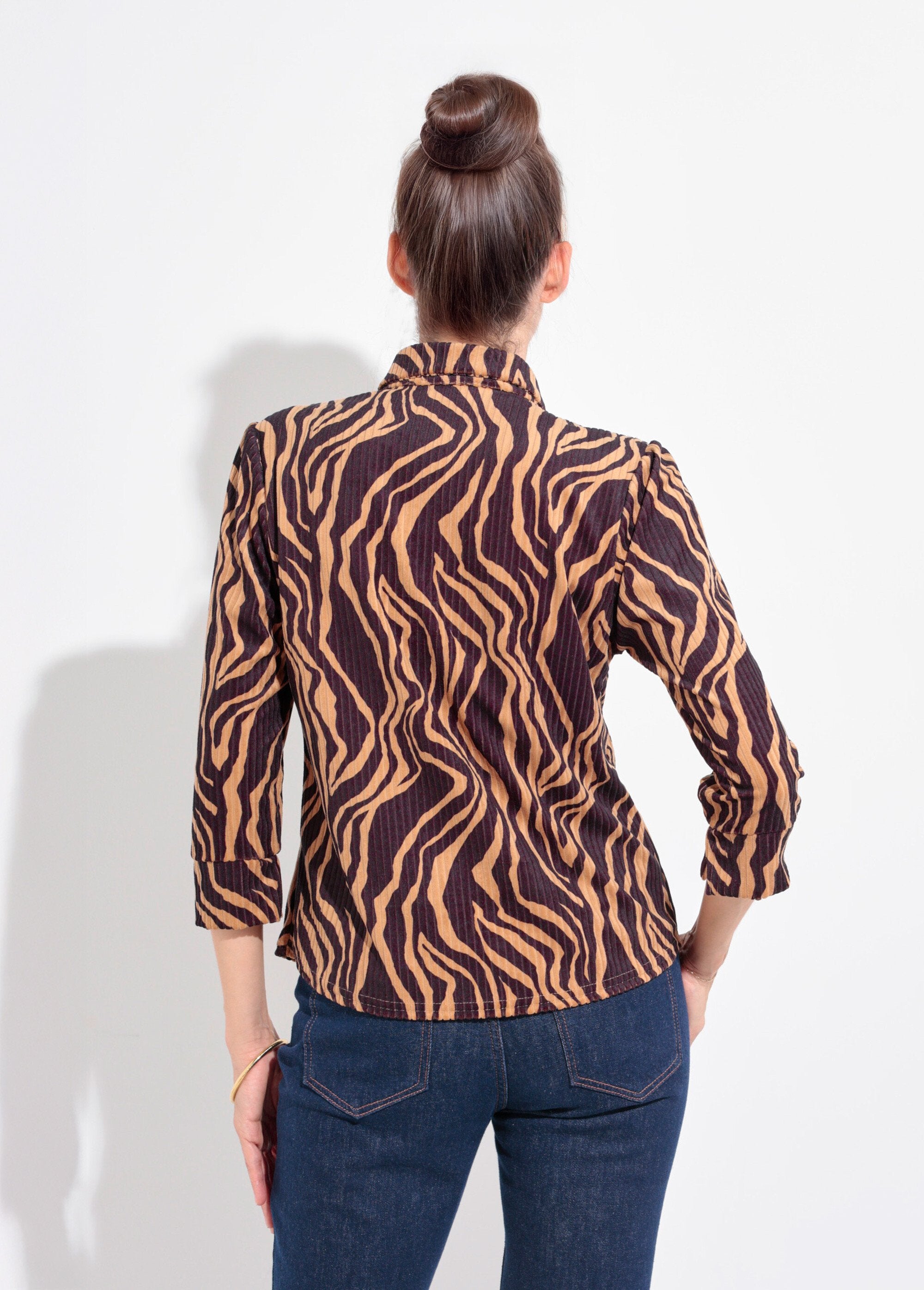 Maglietta_a_coste_con_motivo_zebrato_Noir_et_beige_DO1_slim
