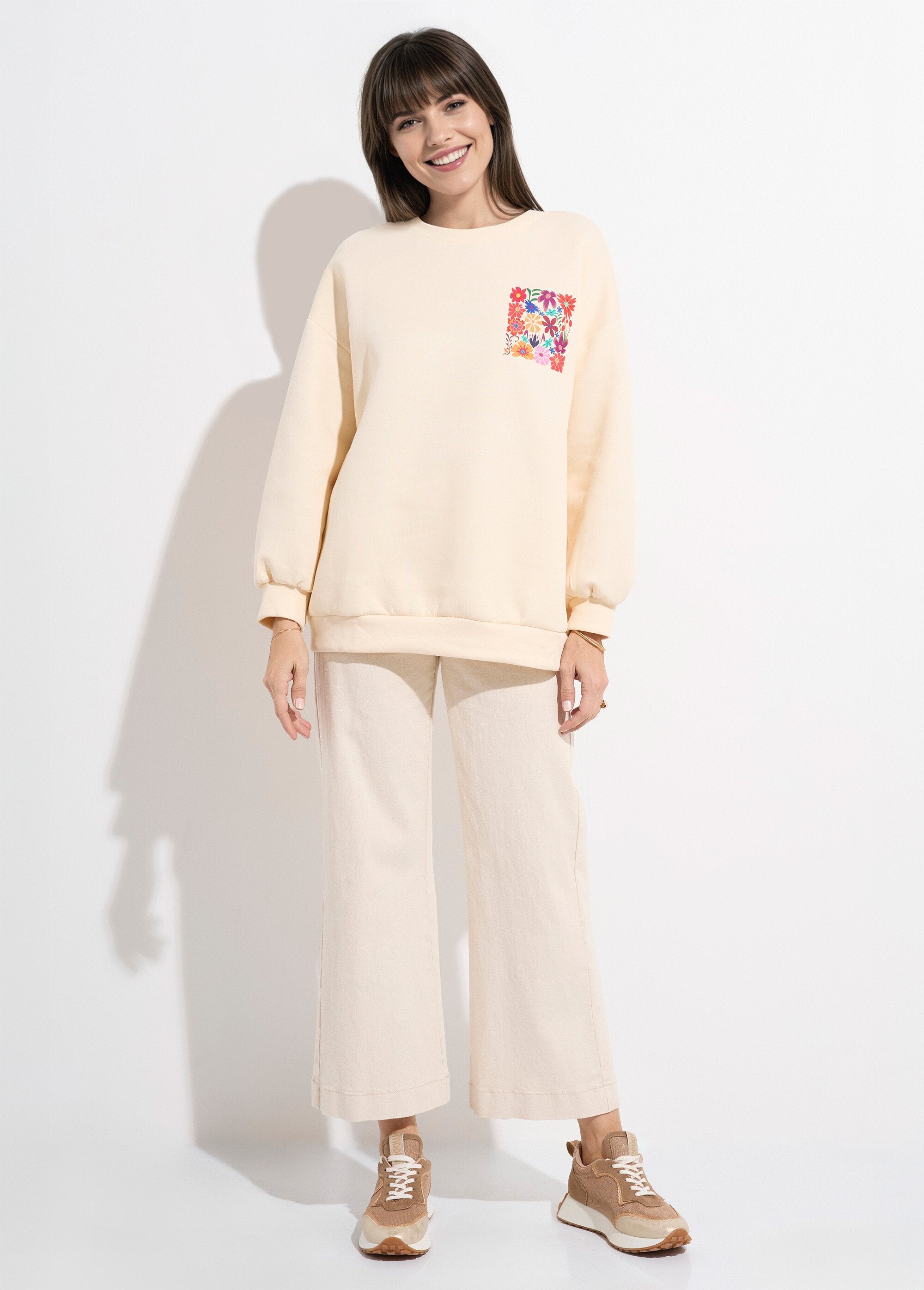 Felpa_spessa_con_scollo_rotondo_e_tema_floreale_Ecru_imprime_SF1_slim