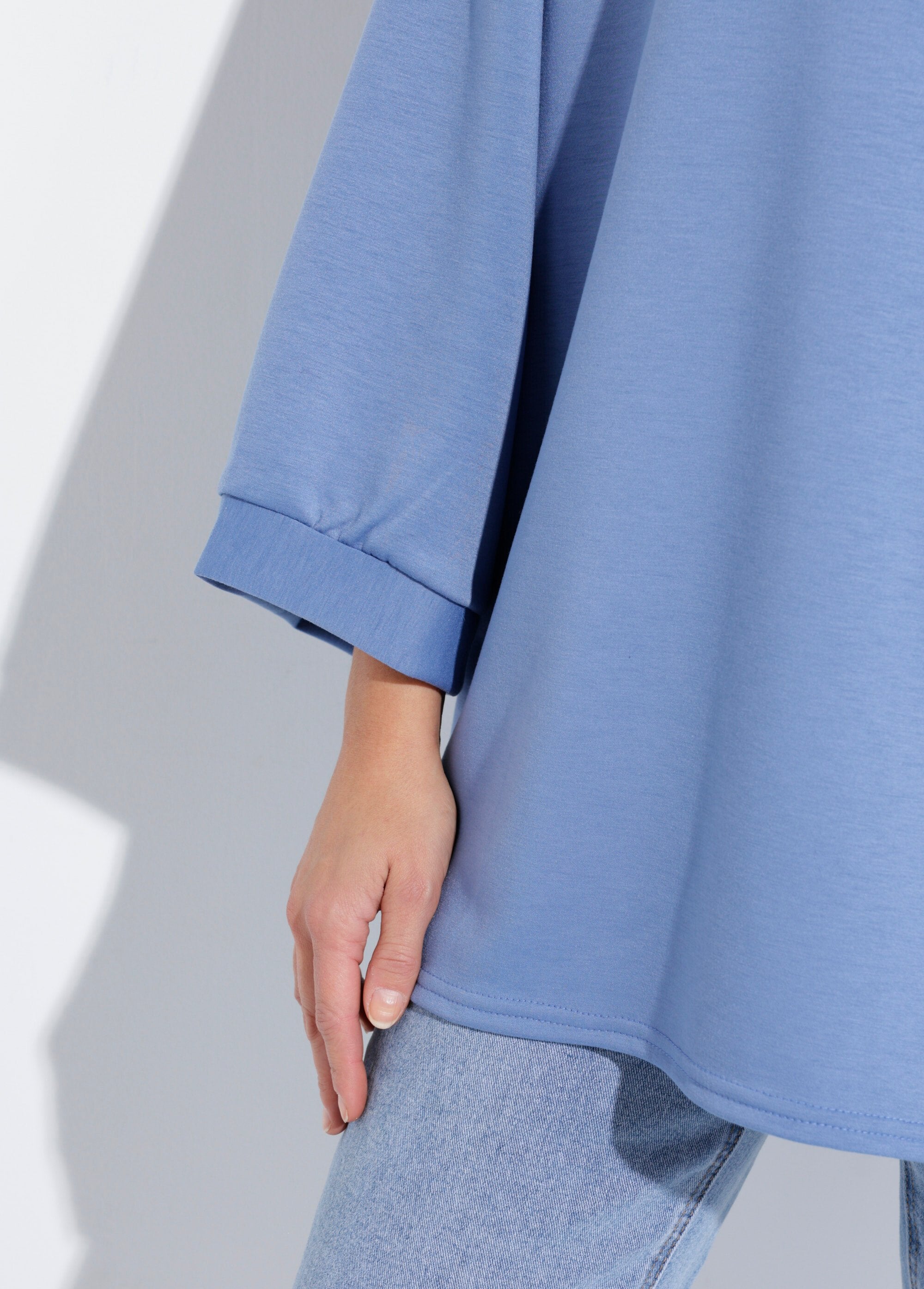 Felpa_grande_con_scollo_rotondo_e_maniche_a_3/4_Bleu_jean_DE1_slim