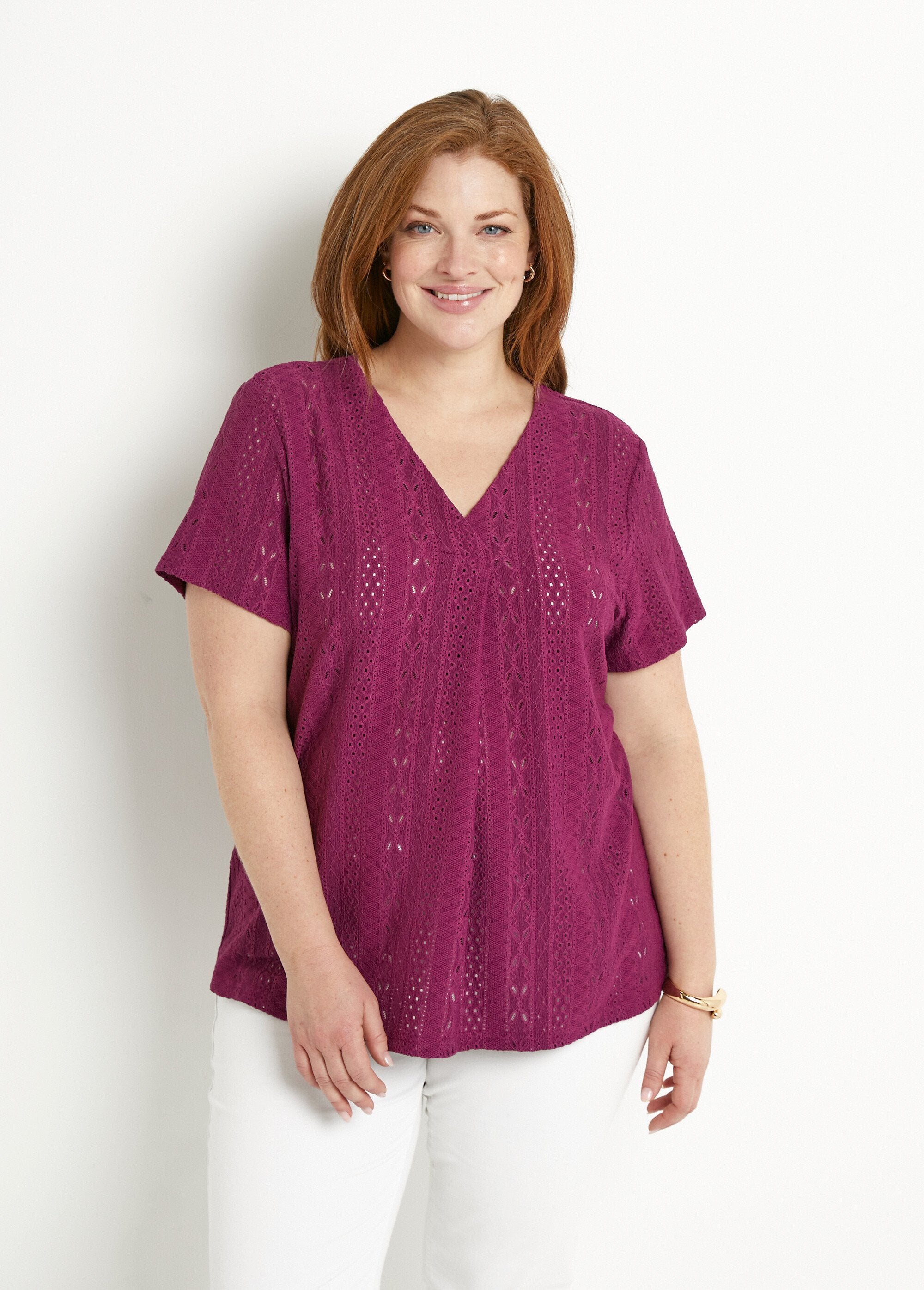 T-shirt_ample_col_V_uni_effet_broderie_Cassis_FA1_curvy