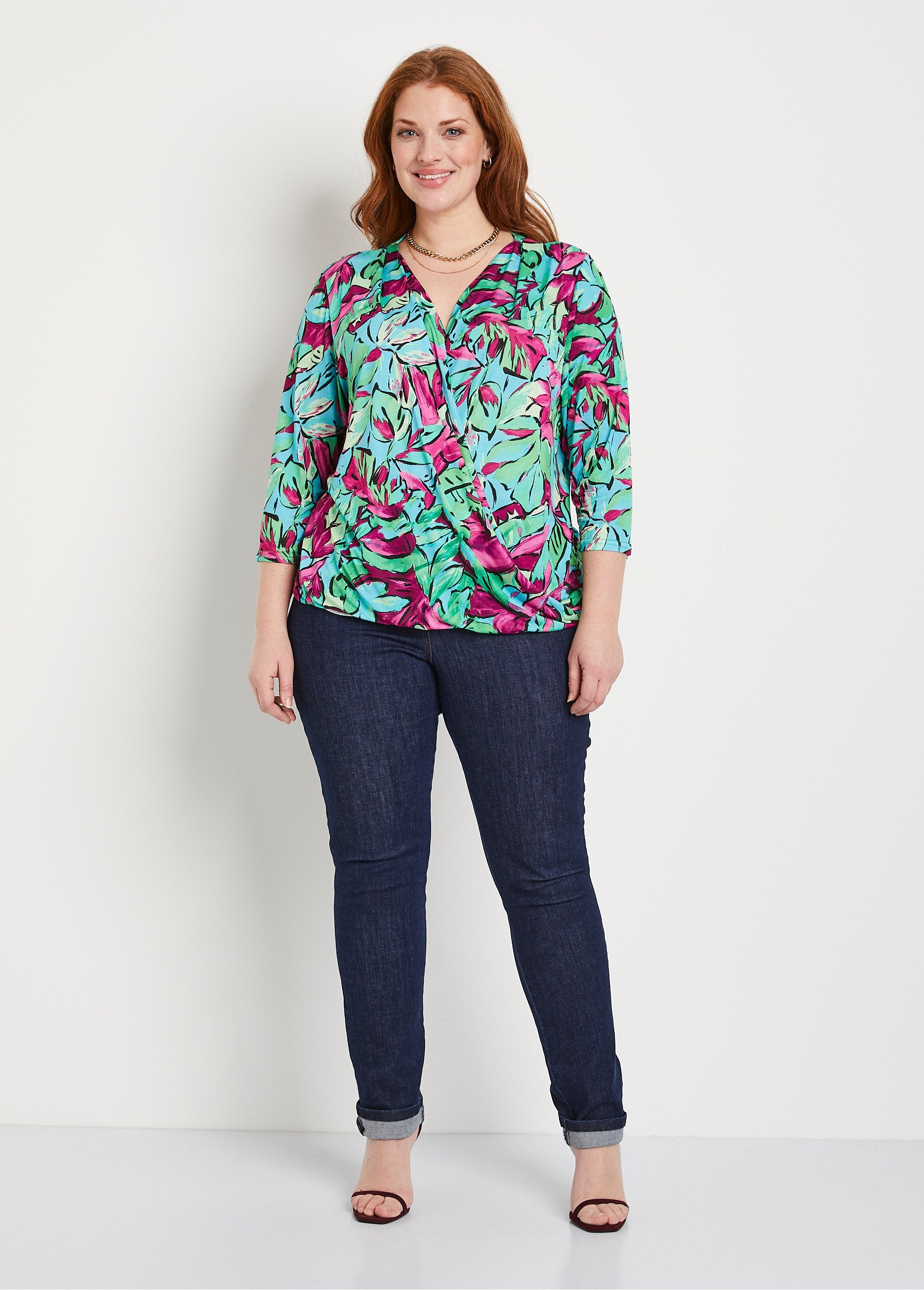 Maglietta_con_blusa_Verde_e_fucsia_SF1_curvy