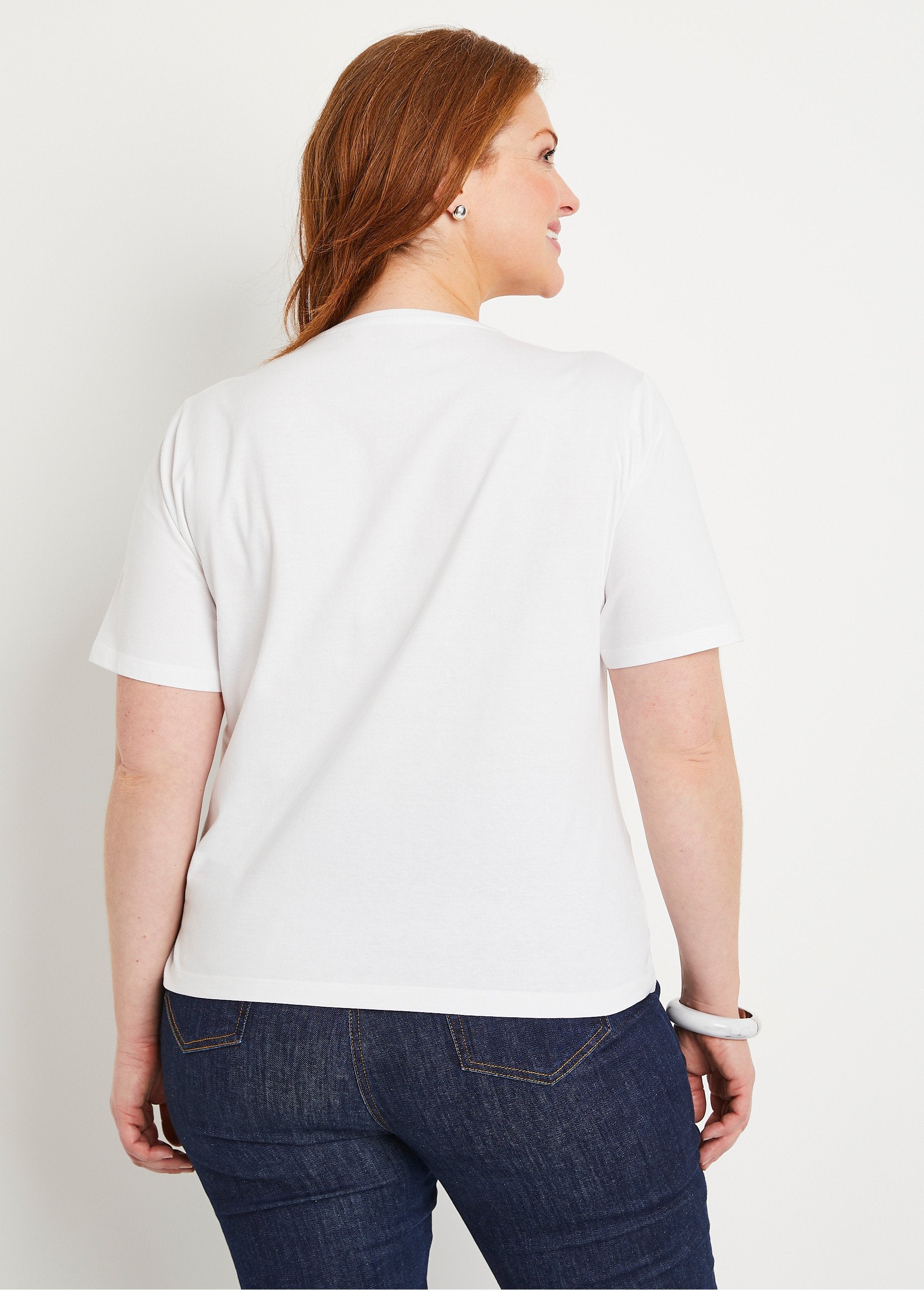 T-shirt_a_maniche_corte_con_colletto_ricamato_con_borchie_BIANCO_DO1_curvy