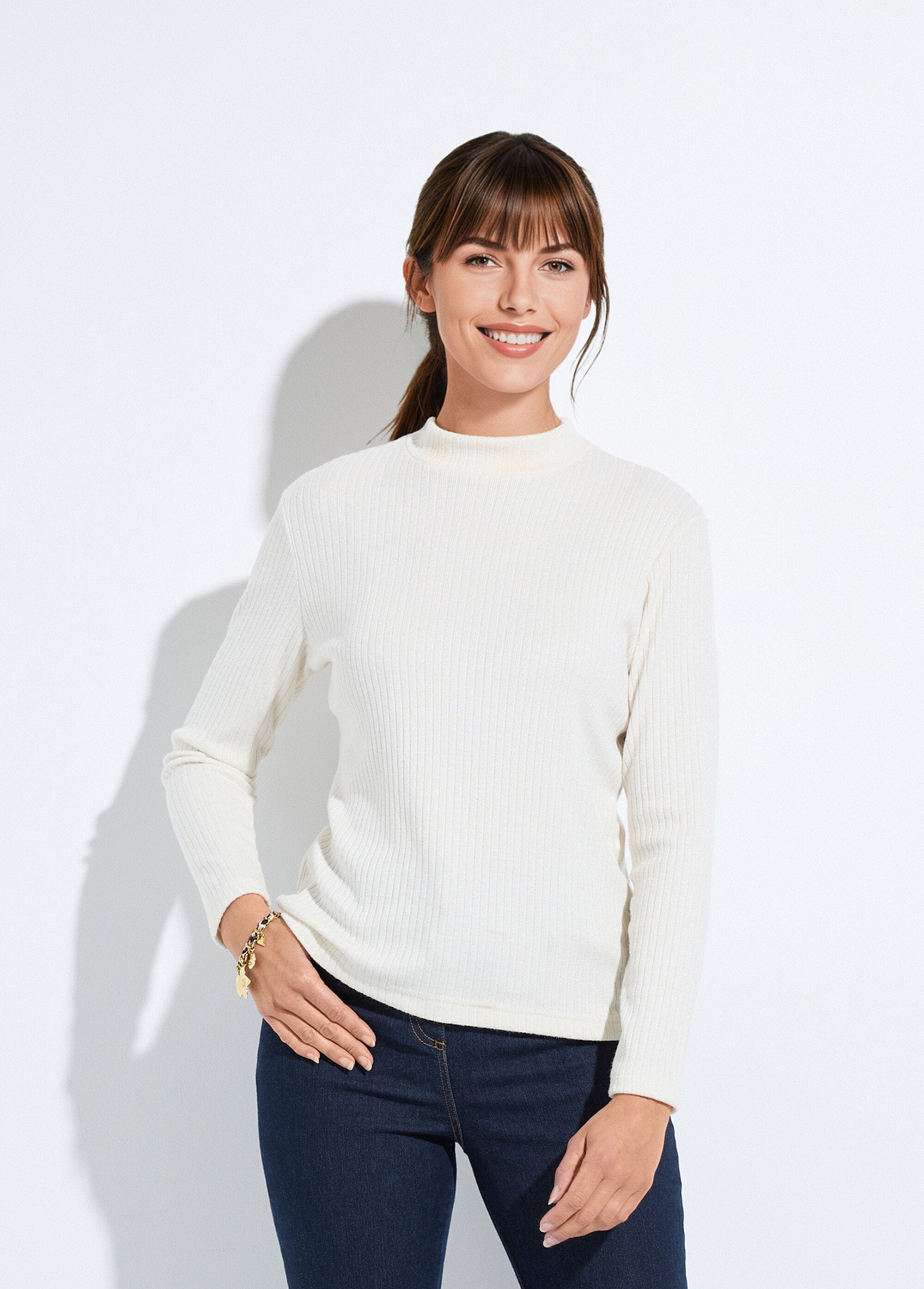 Maglietta_a_maniche_lunghe_con_collo_alto_in_maglia_a_costine_Ecru_FA1_slim