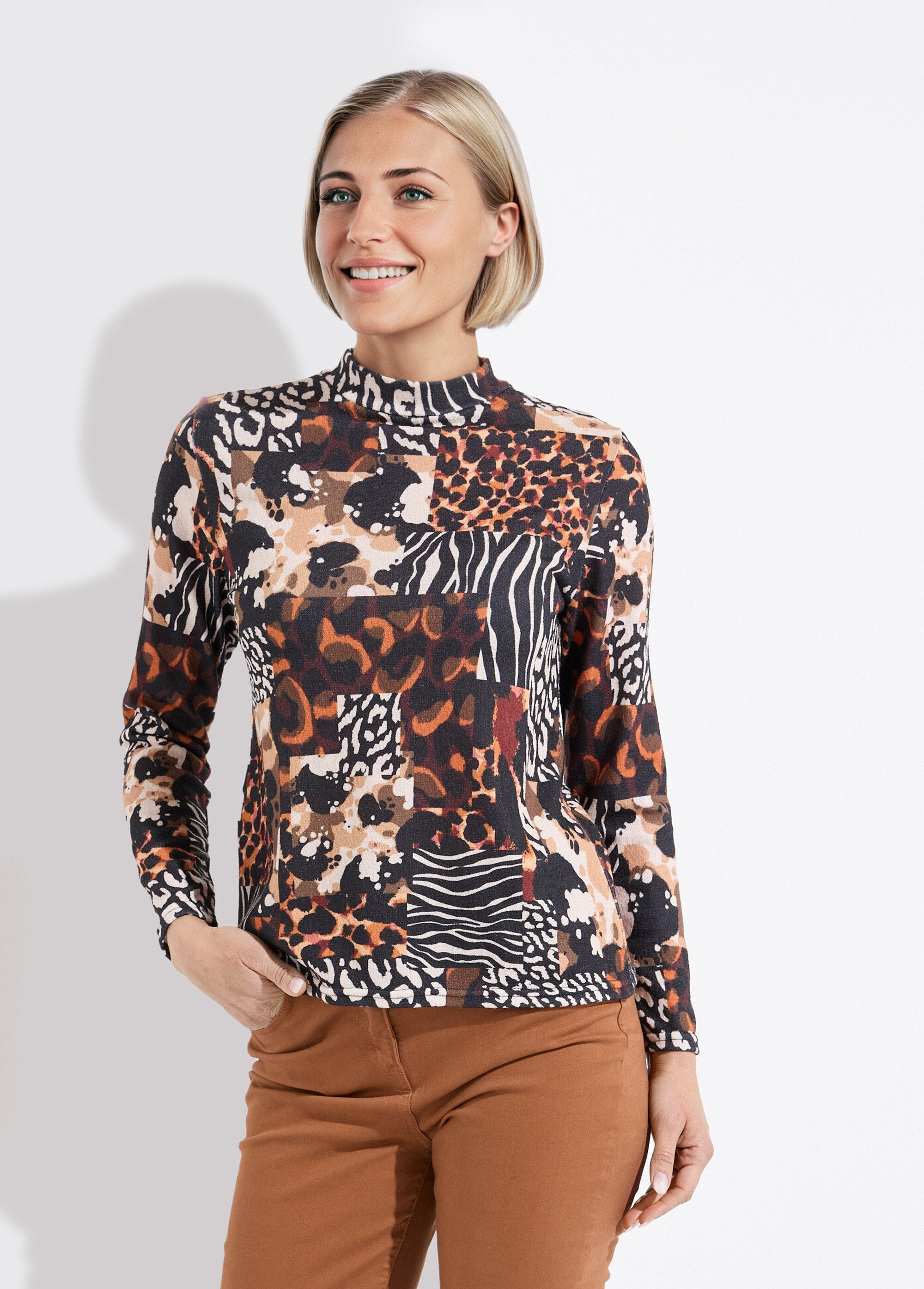 Maglietta_con_collo_alto_e_stampa_animalier_Noir_et_orange_FA1_slim