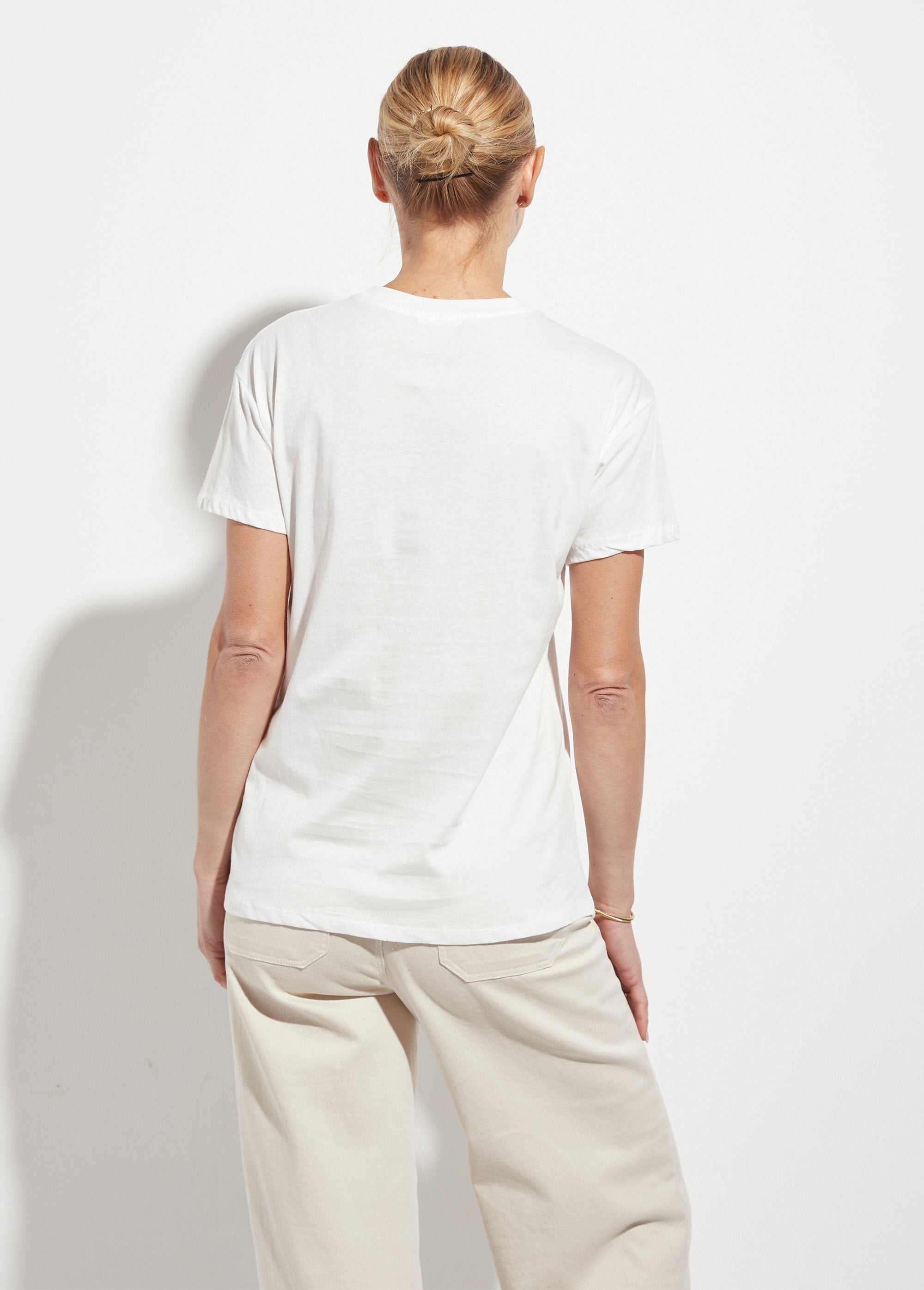 T-shirt_con_scollo_rotondo_e_ricamo_di_limoni_Blanc_DO1_slim