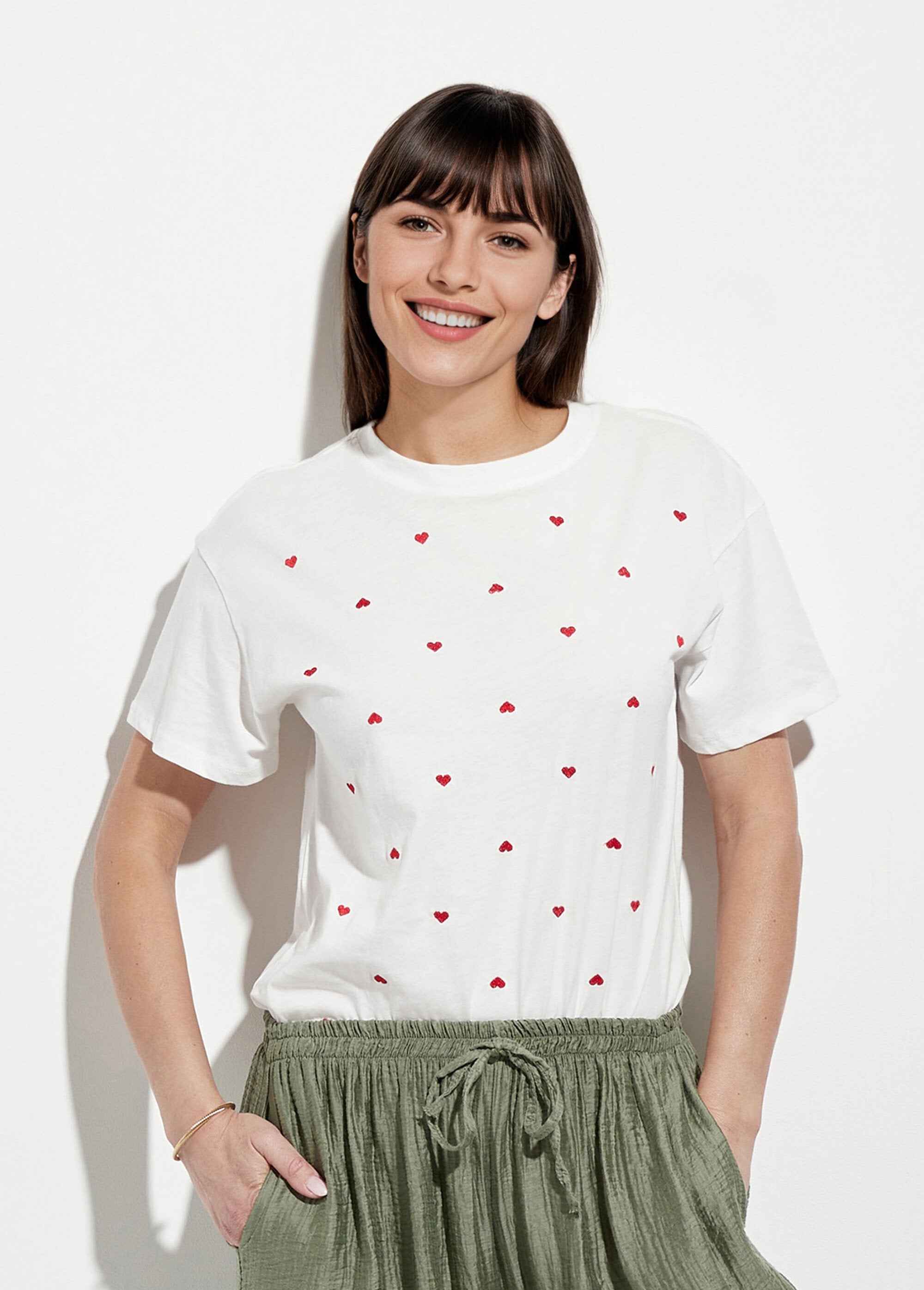 T-shirt_con_scollo_rotondo_e_cuori_ricamati_Blanc_FA1_slim