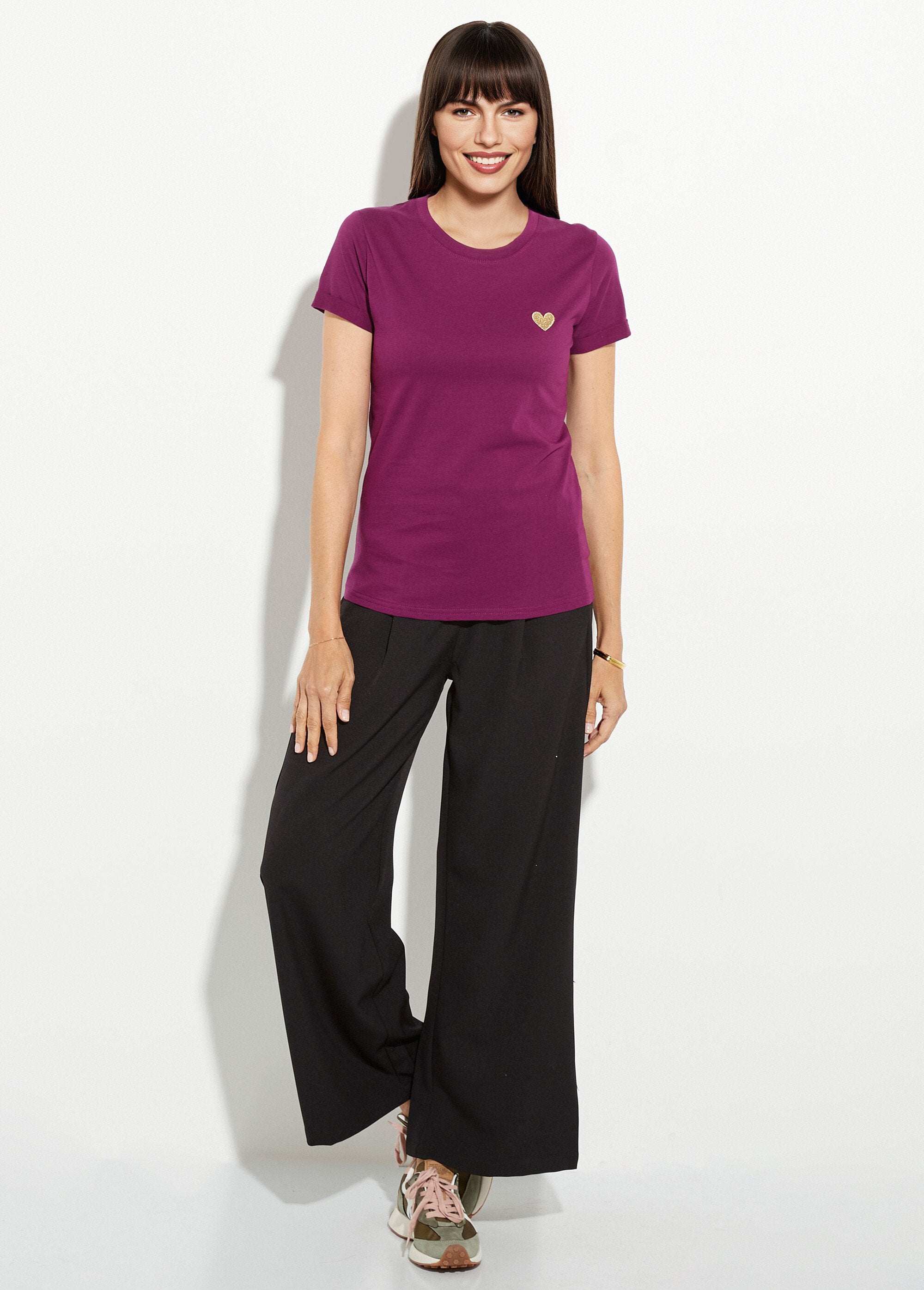 T-shirt_con_scollo_rotondo_e_ricamo_a_cuore_sul_petto_Violet_SF1_slim