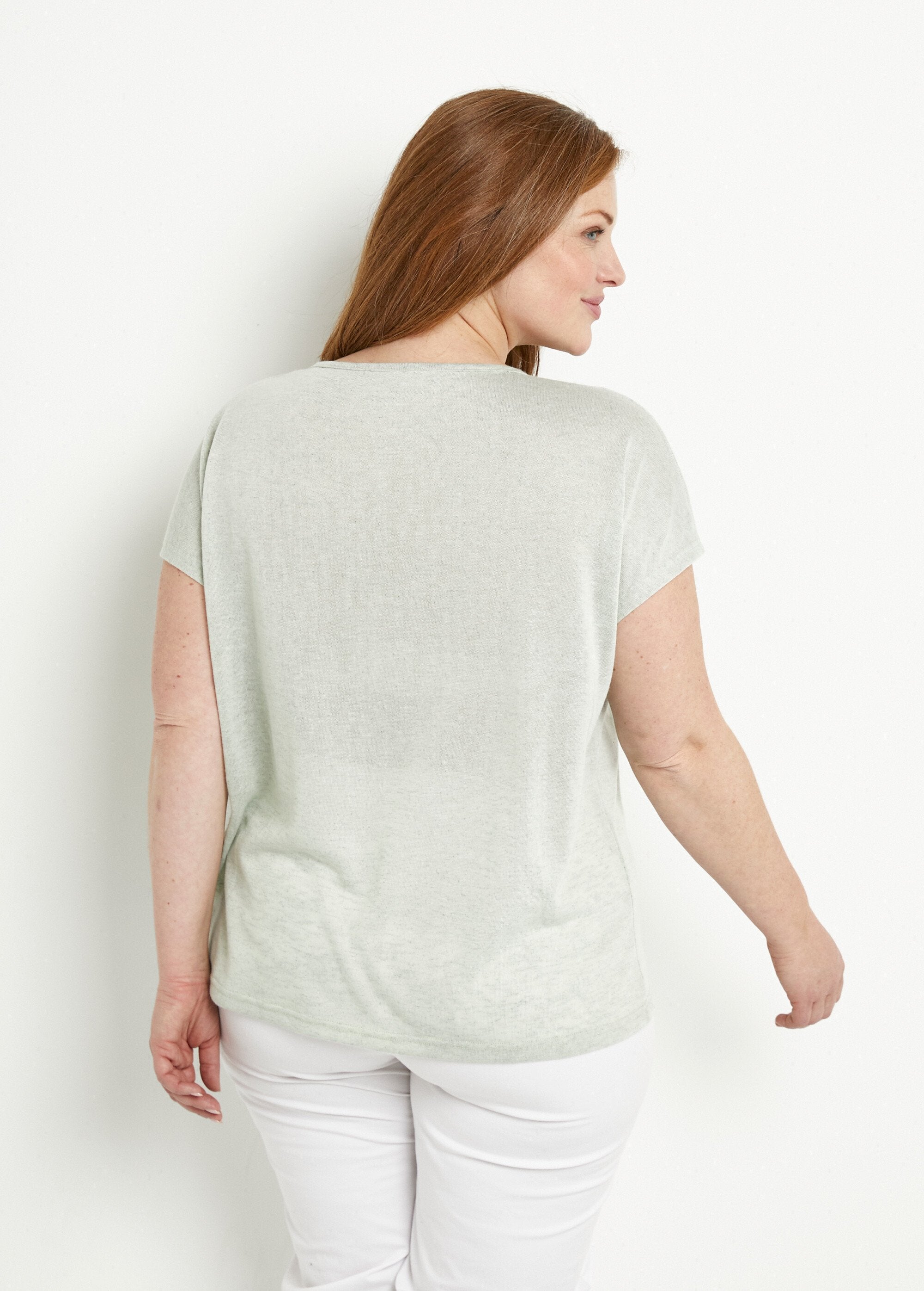 T-shirt_girocollo_in_maglia_fiammata_con_motivo_oro_Sauge_DO1_curvy