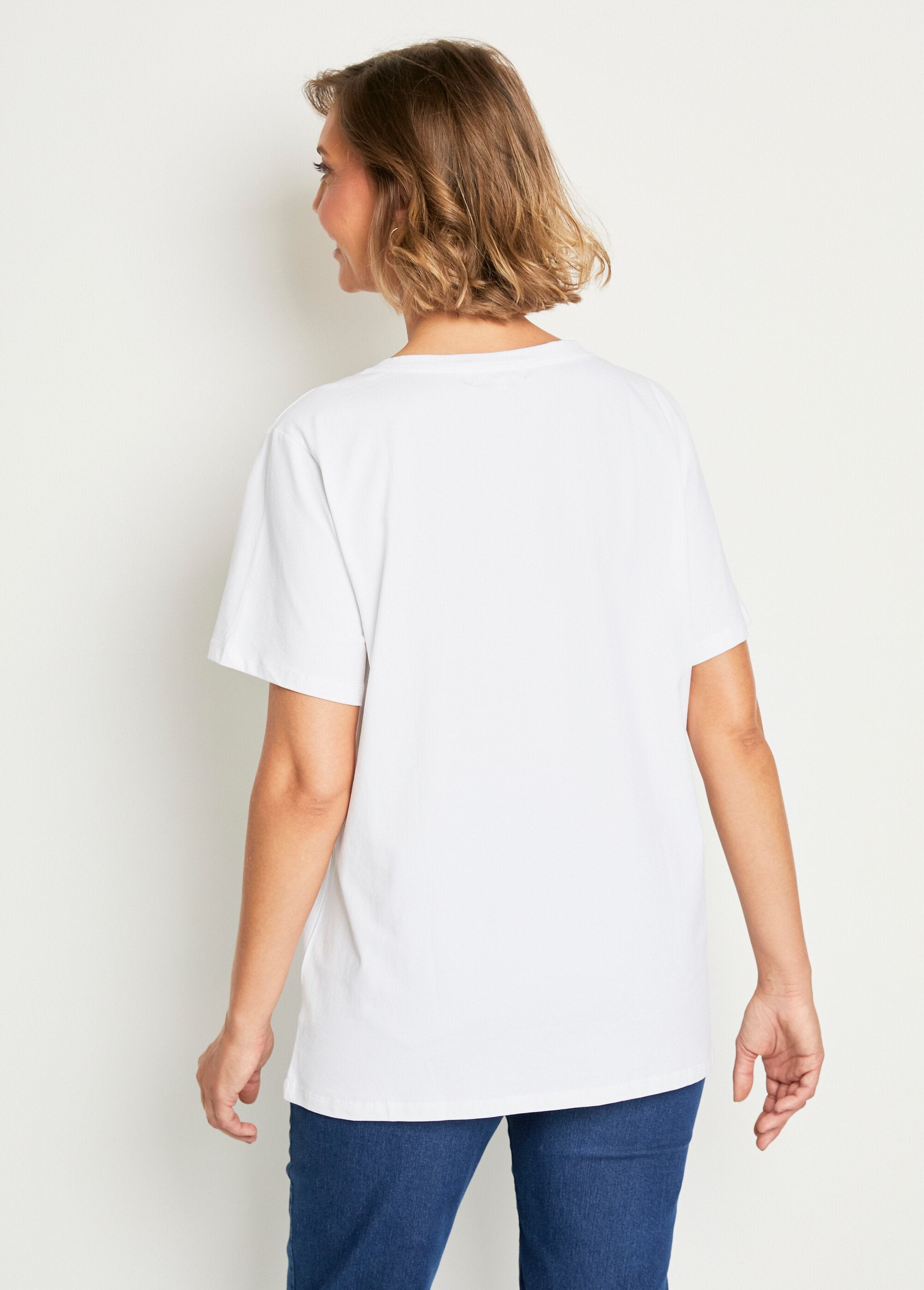 T-shirt_con_scollo_a_V_e_messaggio_ricamato_Blanc_DO1_slim