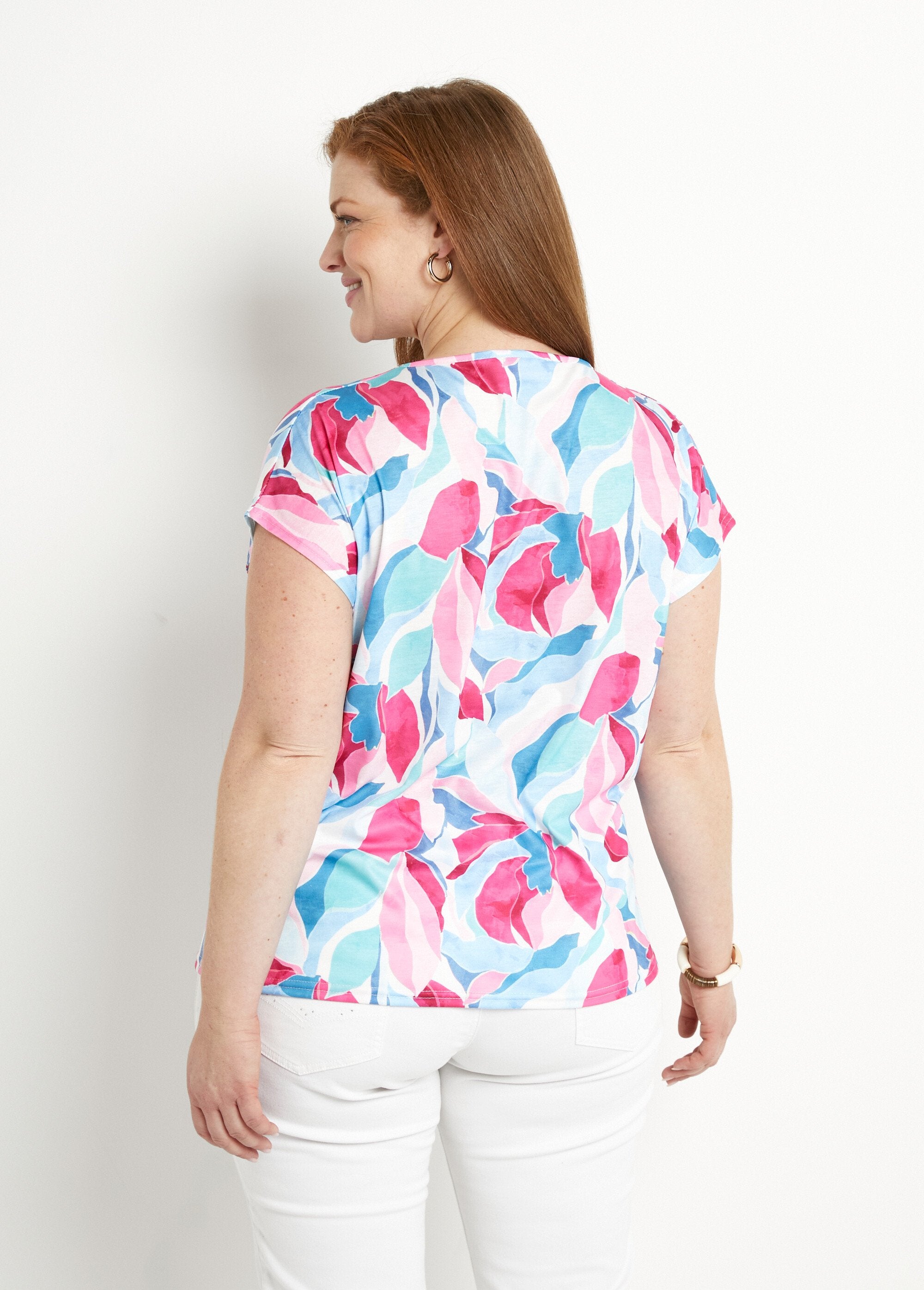 Maglietta_con_scollo_a_V_stampata_lucida_Bleu_et_rose_DO1_curvy