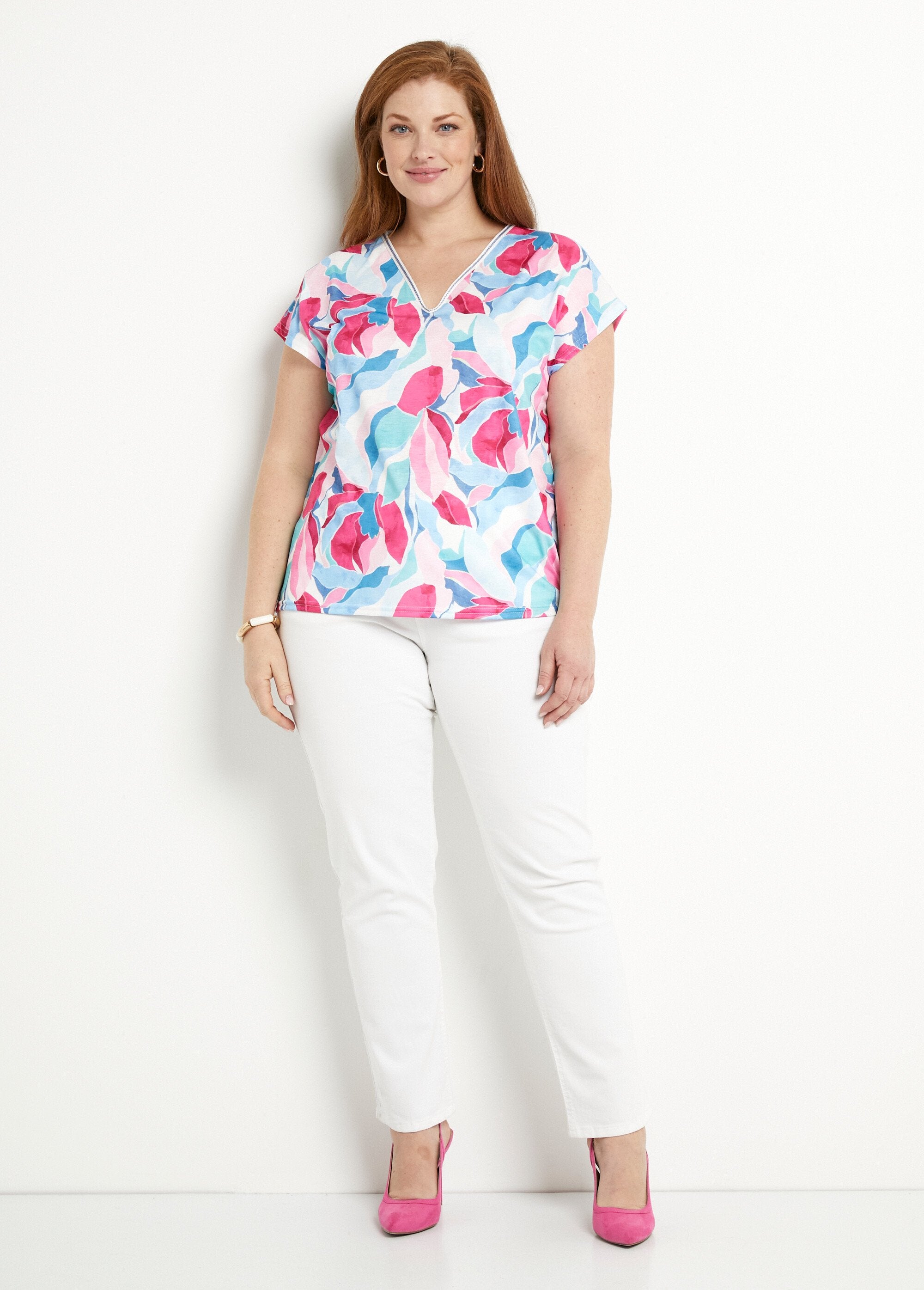 Maglietta_con_scollo_a_V_stampata_lucida_Bleu_et_rose_SF1_curvy