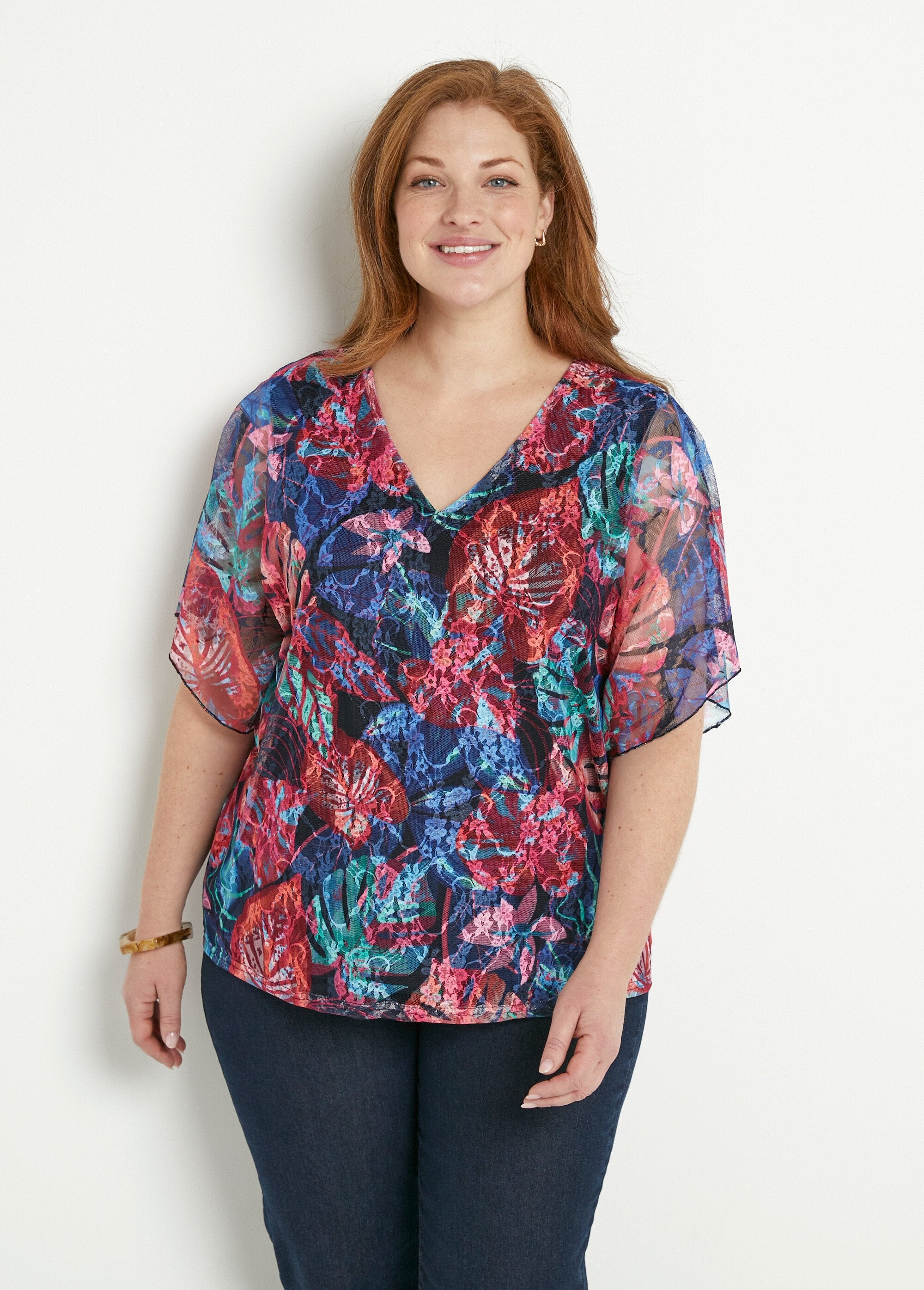 T-shirt_in_pizzo_stampato_con_scollo_a_V_Multicolore_FA1_curvy