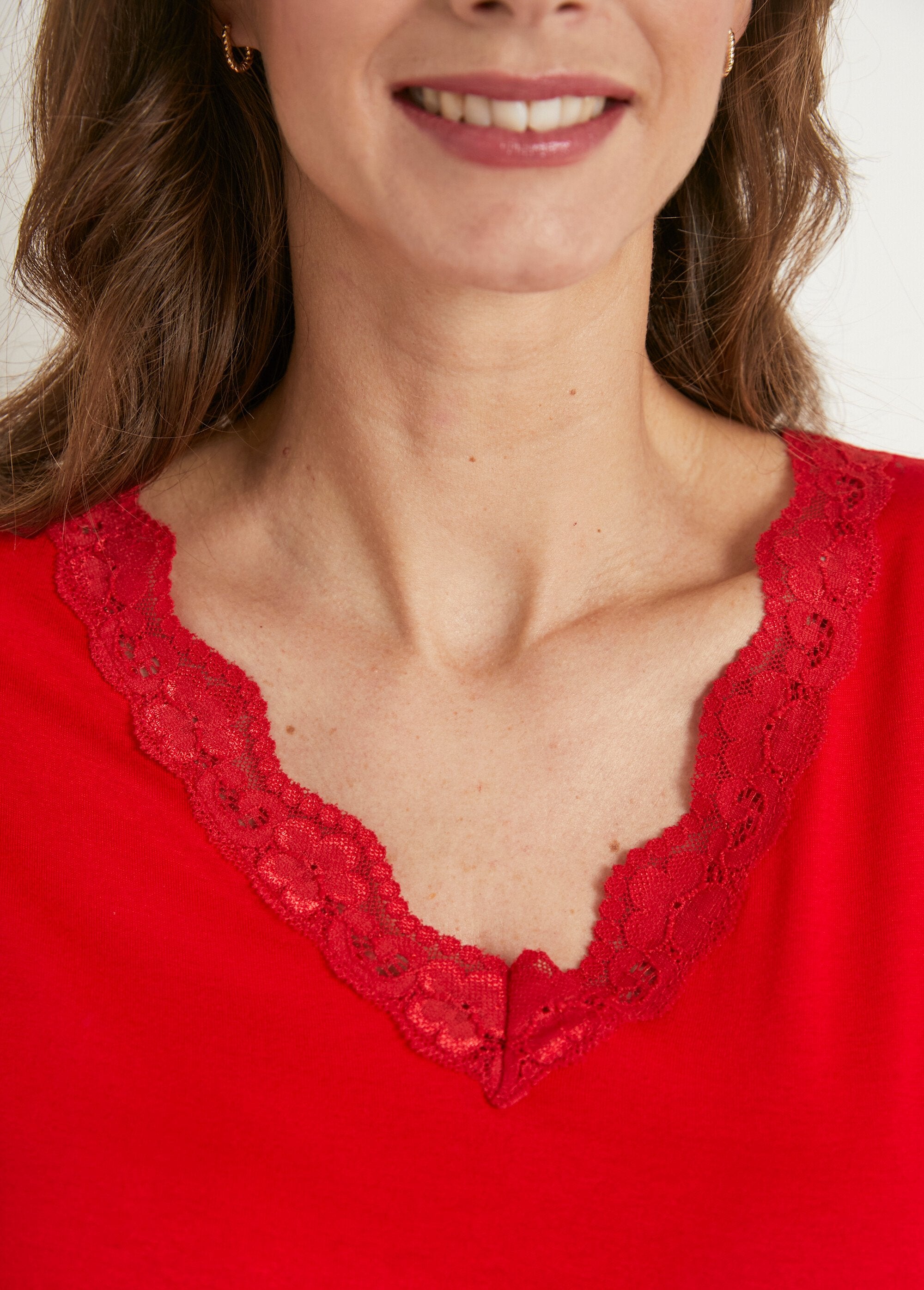 T-shirt_corta_in_pizzo_elasticizzato_Rouge_DE2_slim