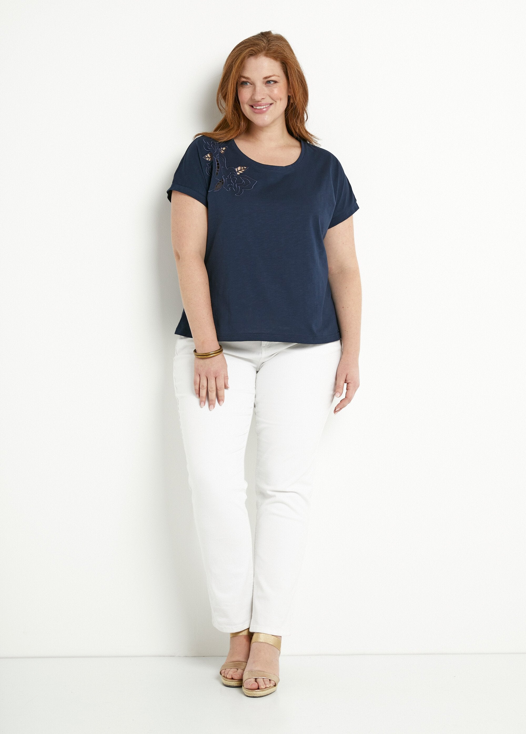T-shirt_a_manica_corta_ricamata_a_tinta_unita_Marine_SF1_curvy