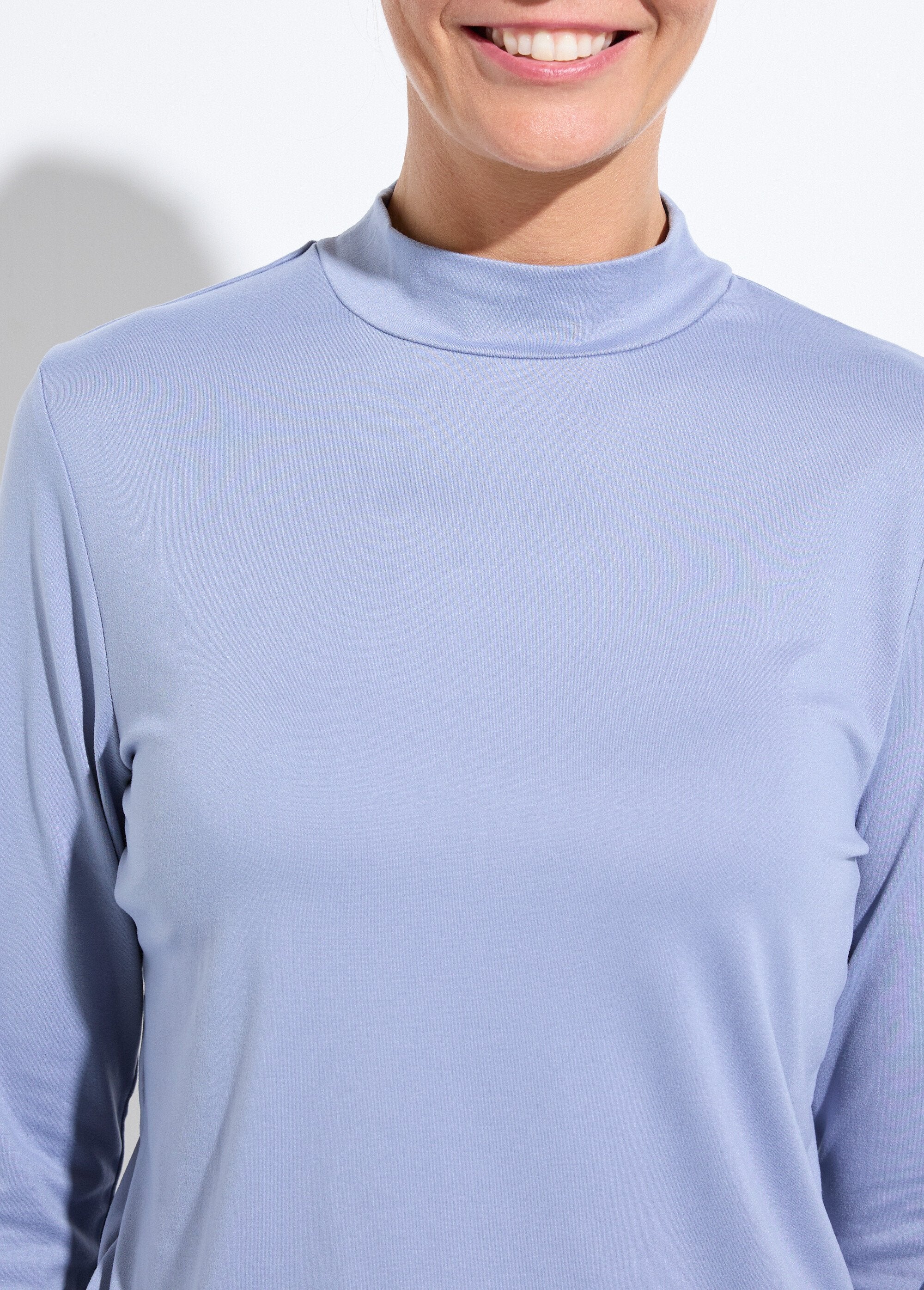 Morbida_T-shirt_con_collo_alto_e_maniche_lunghe_Indigo_DE1_slim