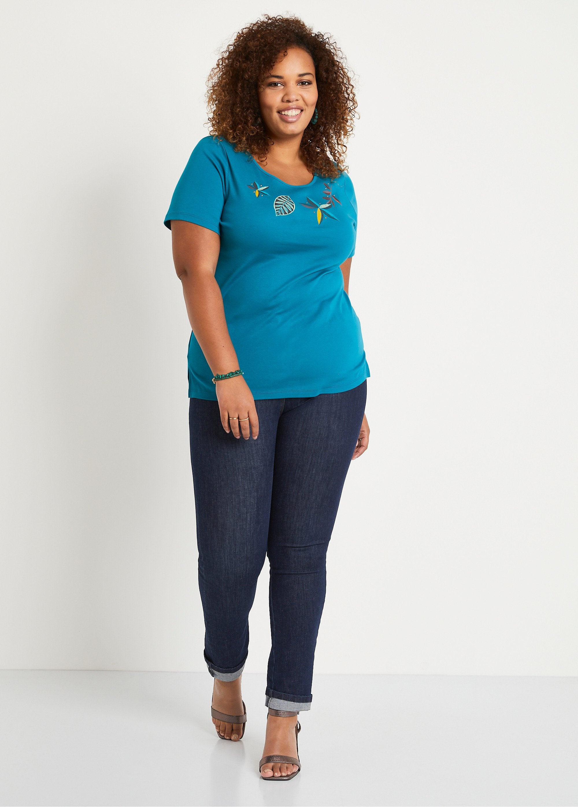 T-shirt_dritta_a_maniche_lunghe_Acqua_SF1_curvy