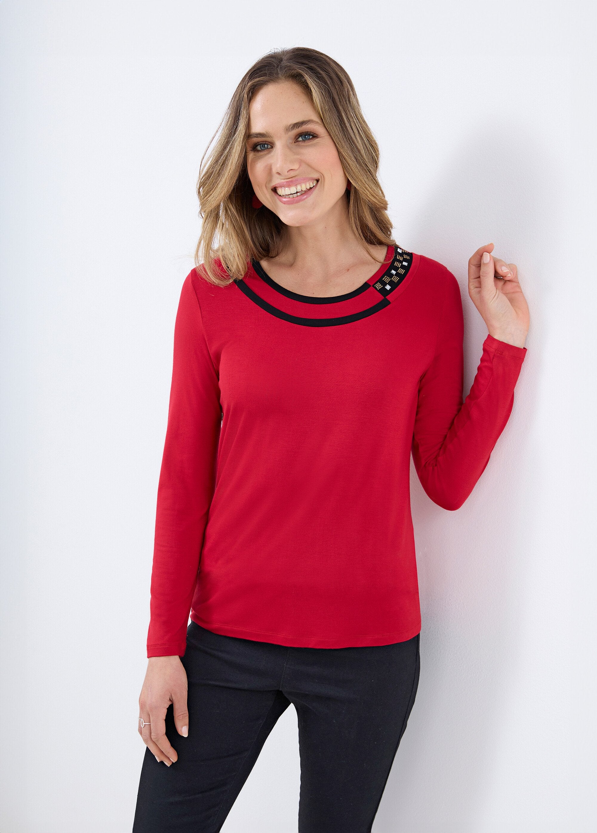Maglietta_fluida_con_scollo_rotondo_e_strass_ROSSO_FA1_slim