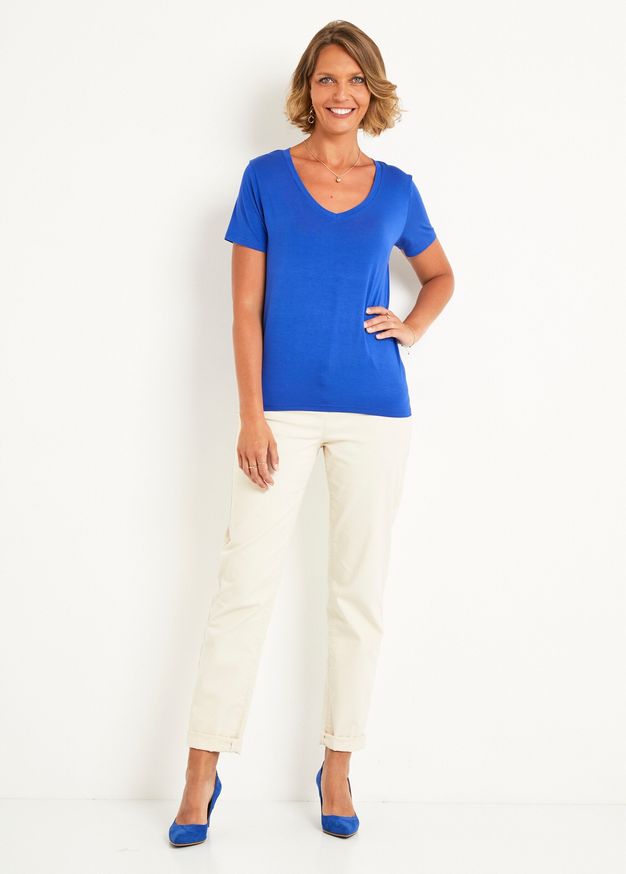 T-shirt_fluida_con_scollo_a_V_e_maniche_corte_Bleu_vif_SF1_slim
