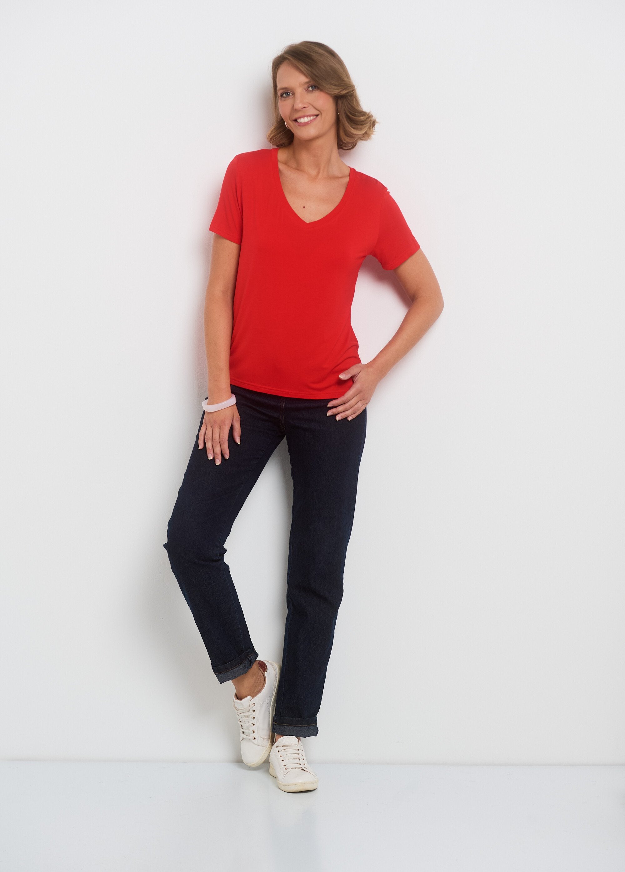 T-shirt_fluida_con_scollo_a_V_e_maniche_corte_Rouge_SF1_slim