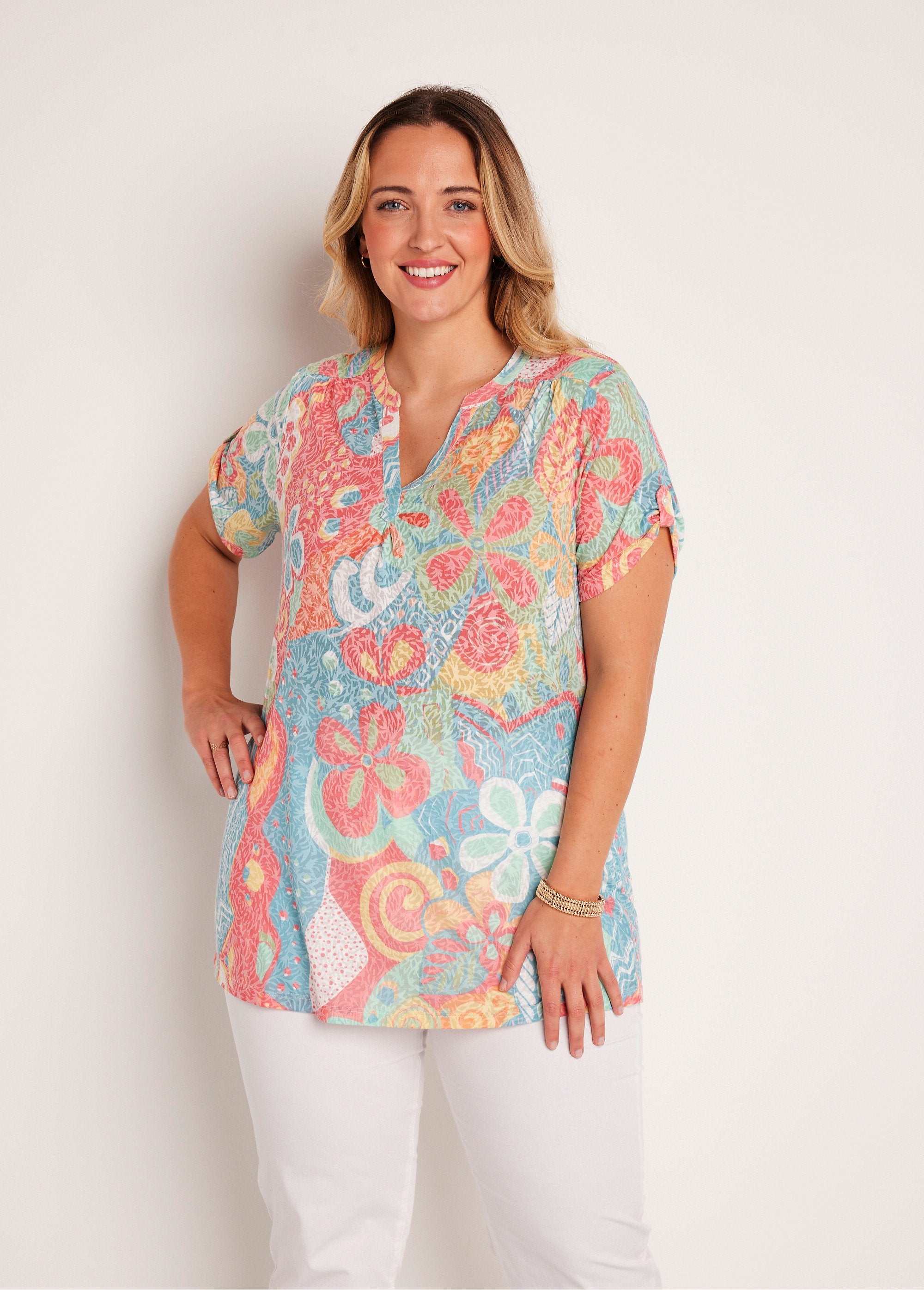 T-shirt_lunga_e_sciolta_a_fiori,_maniche_corte_Multicolore_FA1_curvy