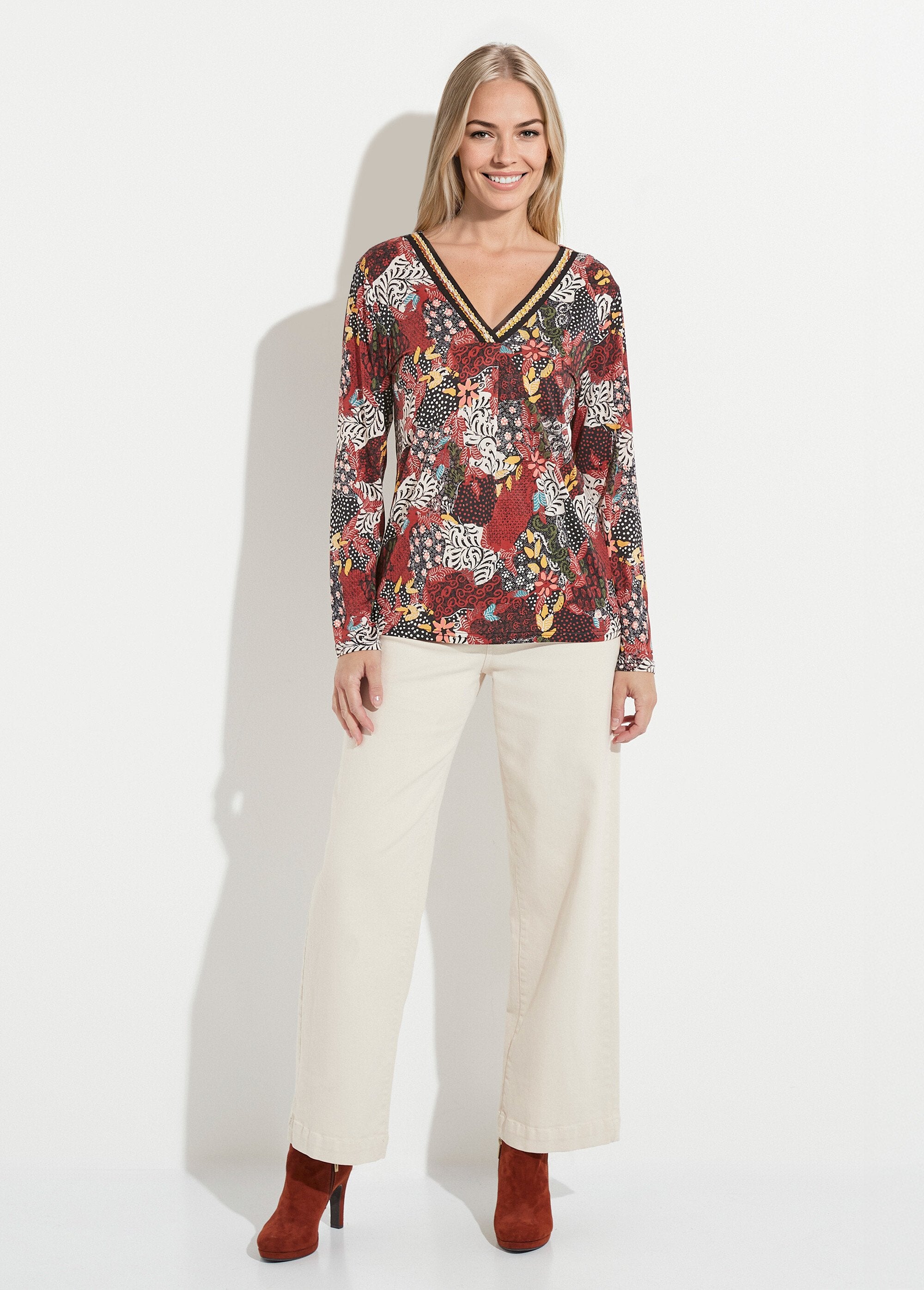 T-shirt_stampata_a_maniche_lunghe_con_scollo_a_V_e_vestibilità_libera_Imprime_brique_SF1_slim