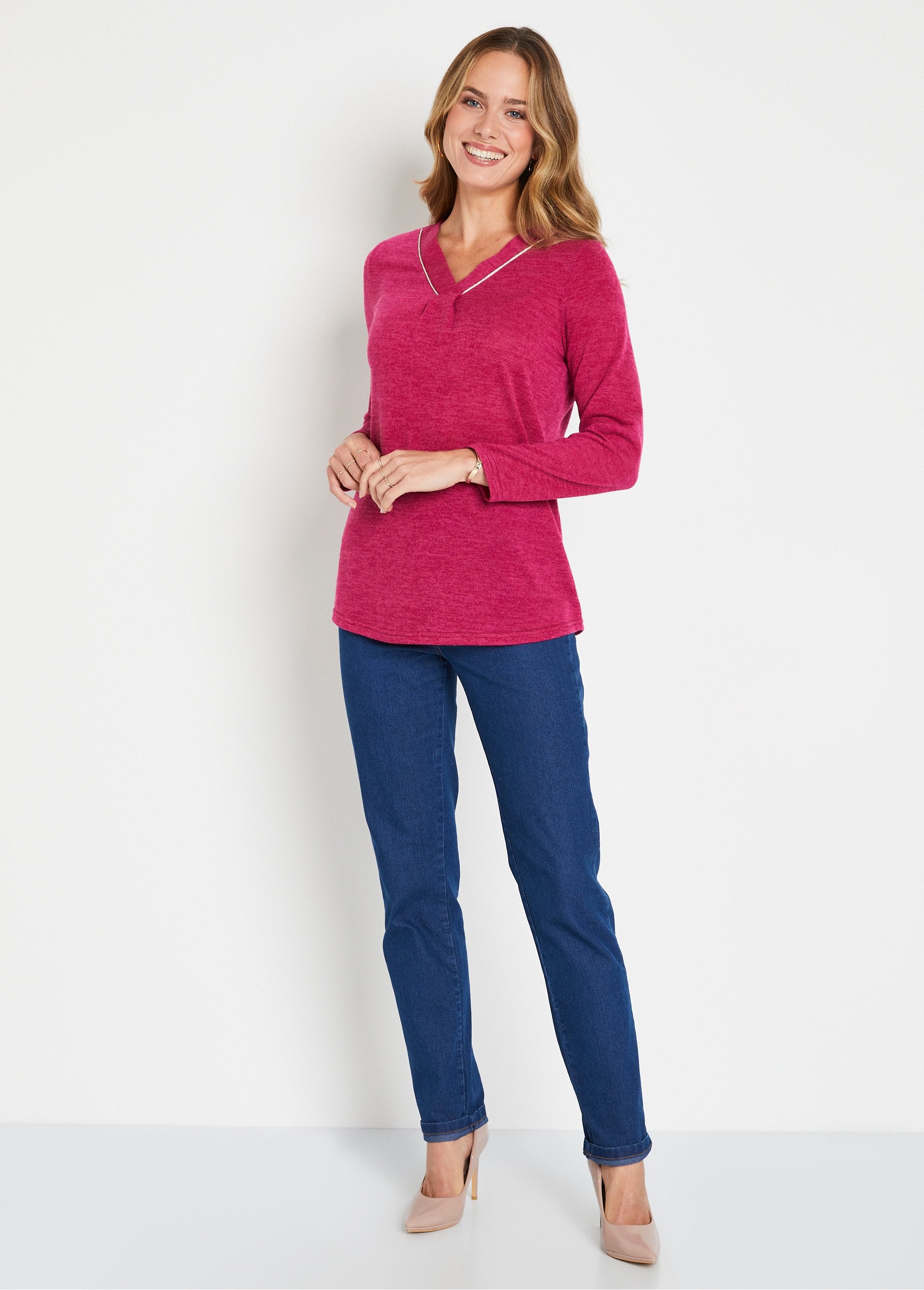 T-shirt_con_scollo_a_V_svasato_e_maniche_lunghe_Uni_cassis_SF1_slim