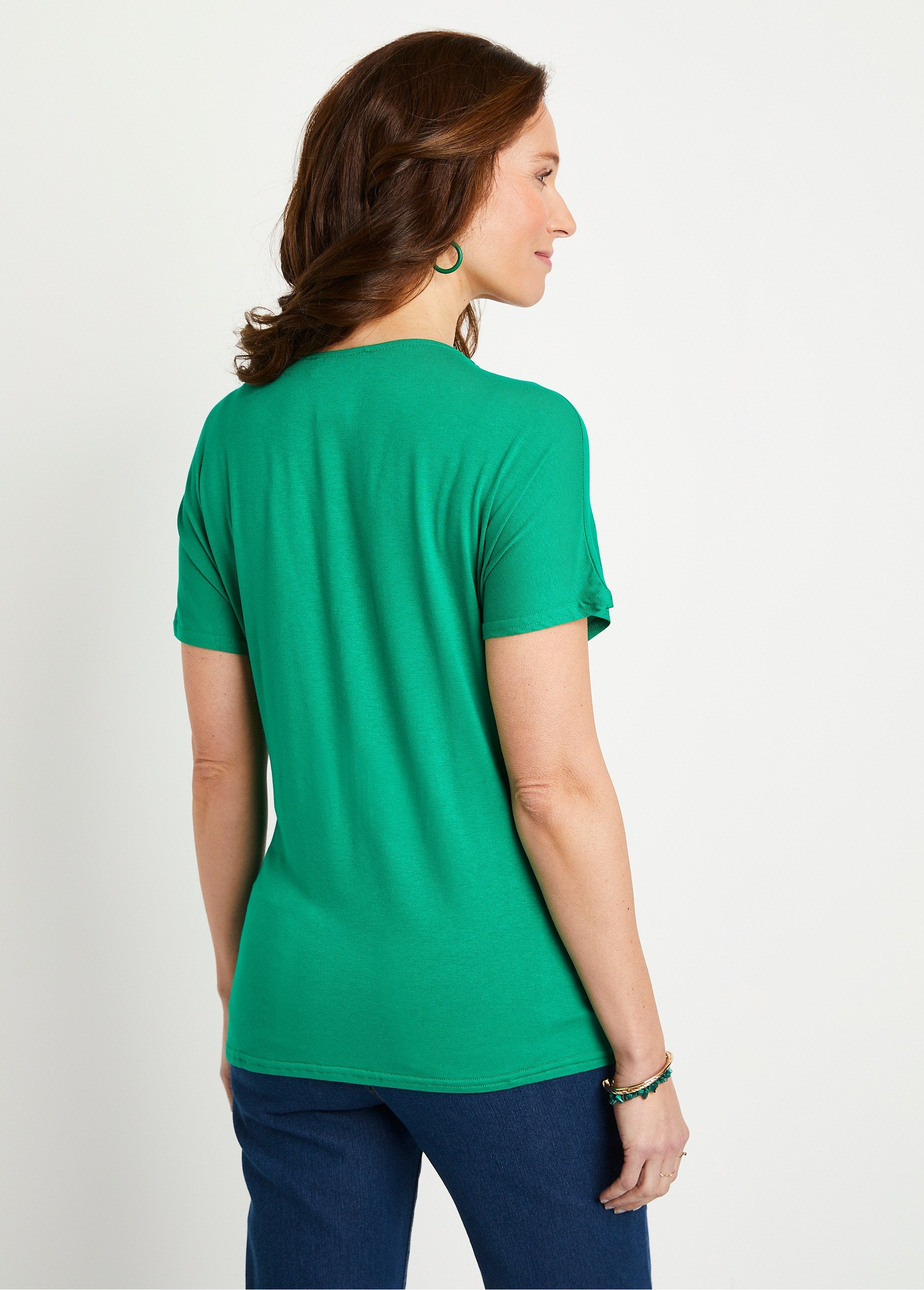 T-shirt_lunga_e_svasata_in_pizzo_Verde_DO1_slim