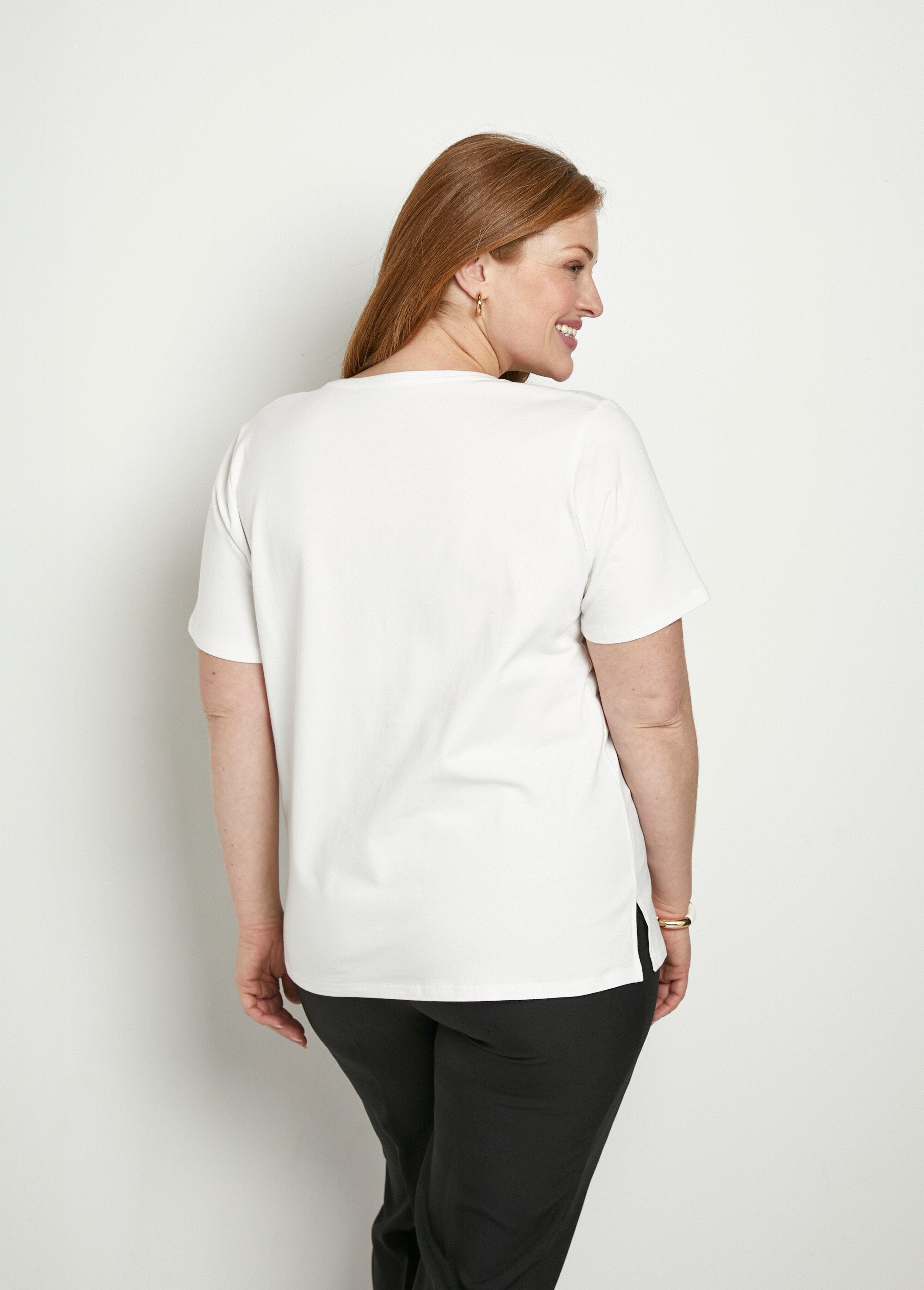 T-shirt_a_maniche_lunghe_con_scollo_rotondo_Uni_blanc_DO1_curvy