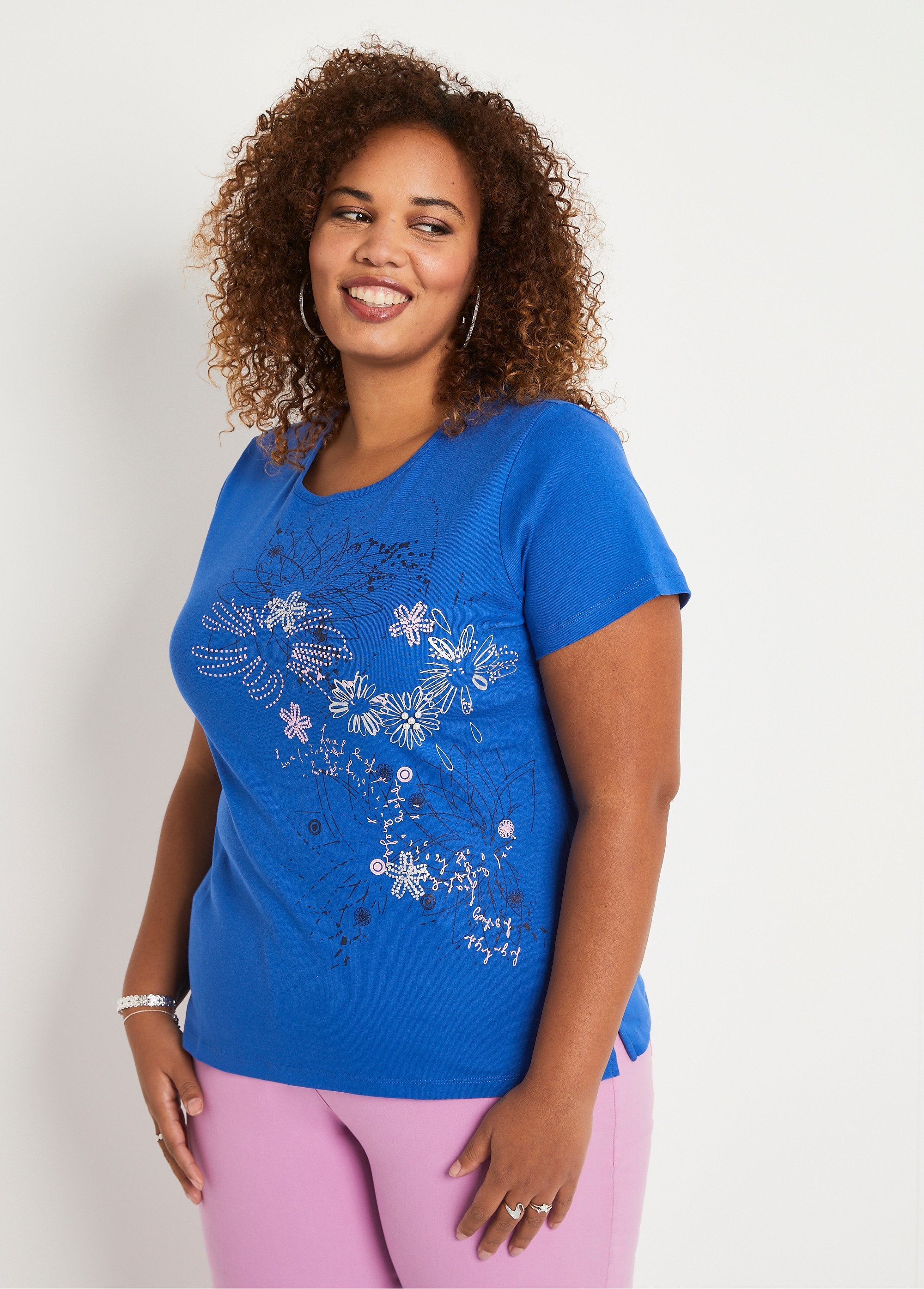 T-shirt_lunga_a_fiori_con_spacchi_laterali_BLU_FA1_curvy