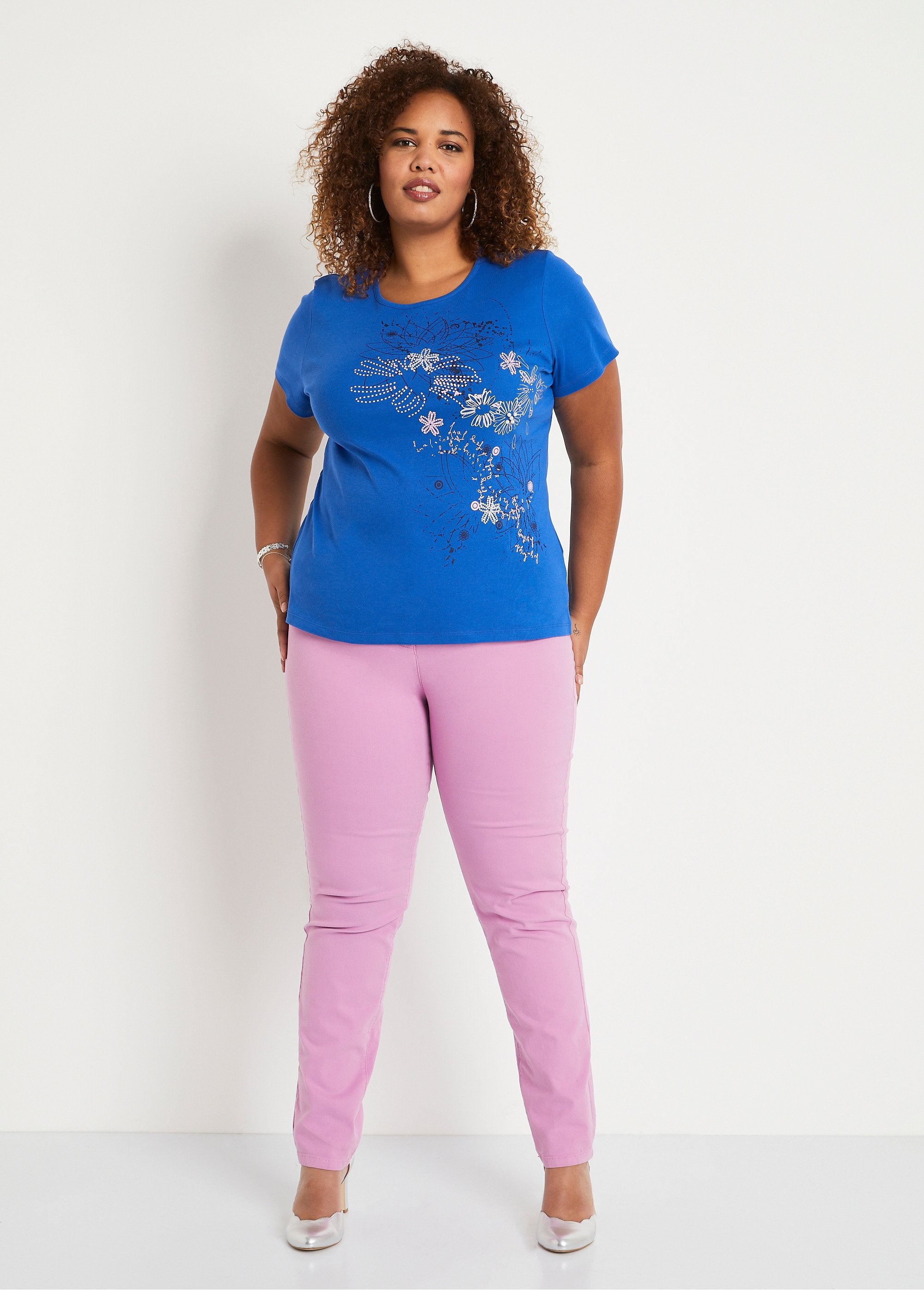 T-shirt_lunga_a_fiori_con_spacchi_laterali_BLU_SF1_curvy