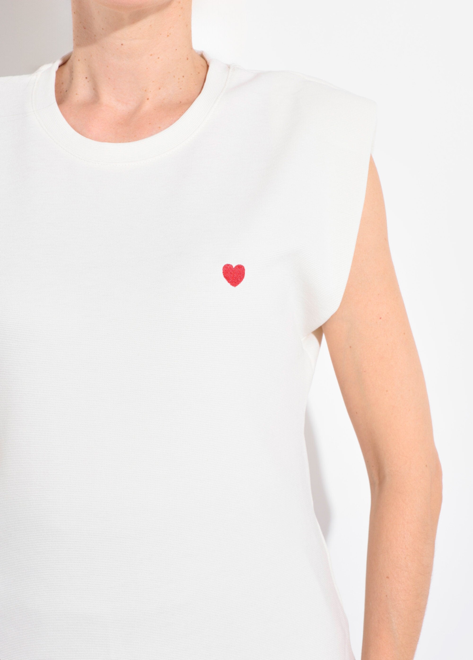 Maglietta_con_ricamo_a_cuore_Blanc_DE1_slim