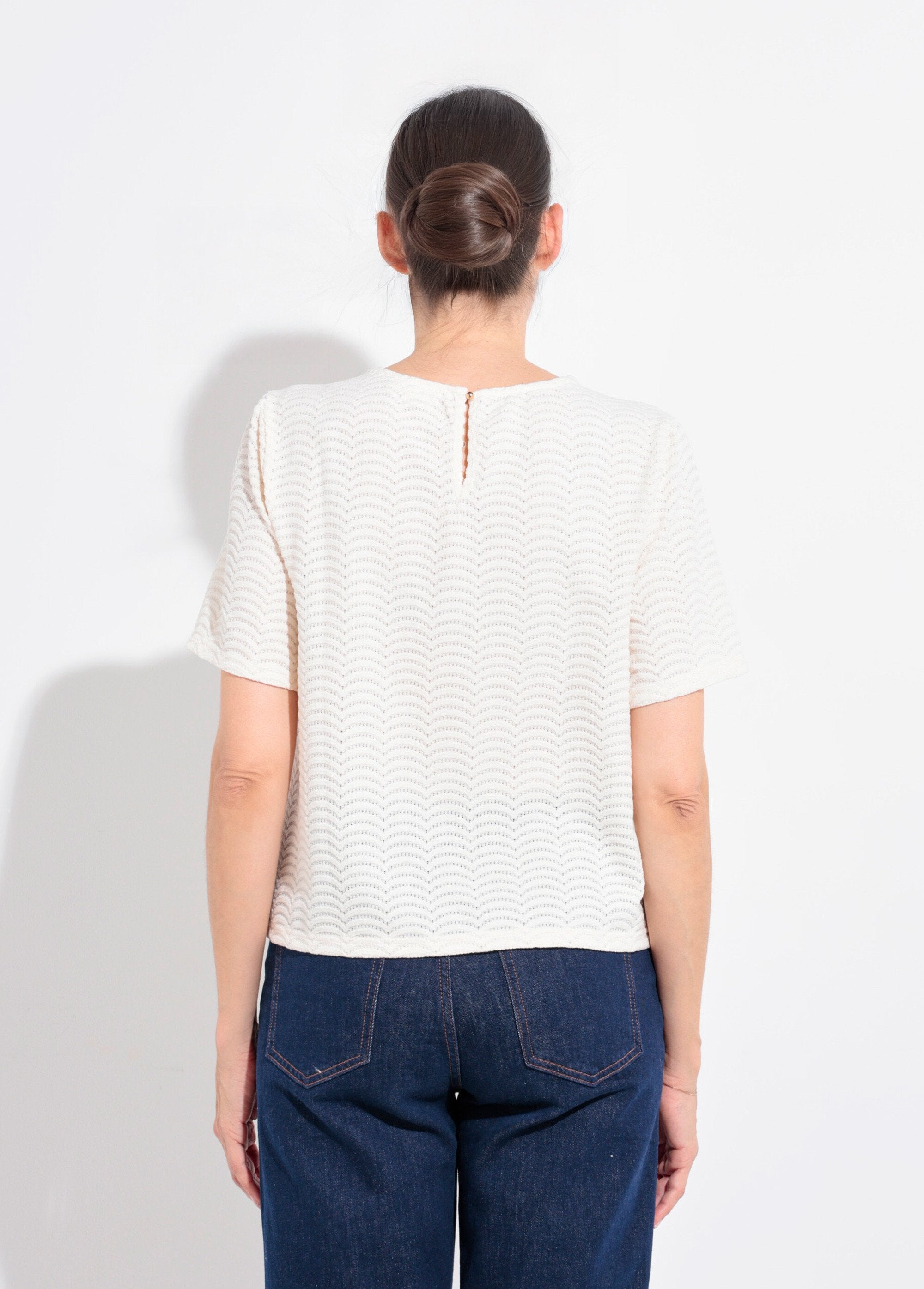 T-shirt_lavorata_a_maglia_con_motivo_a_squame_Beige_DO1_slim