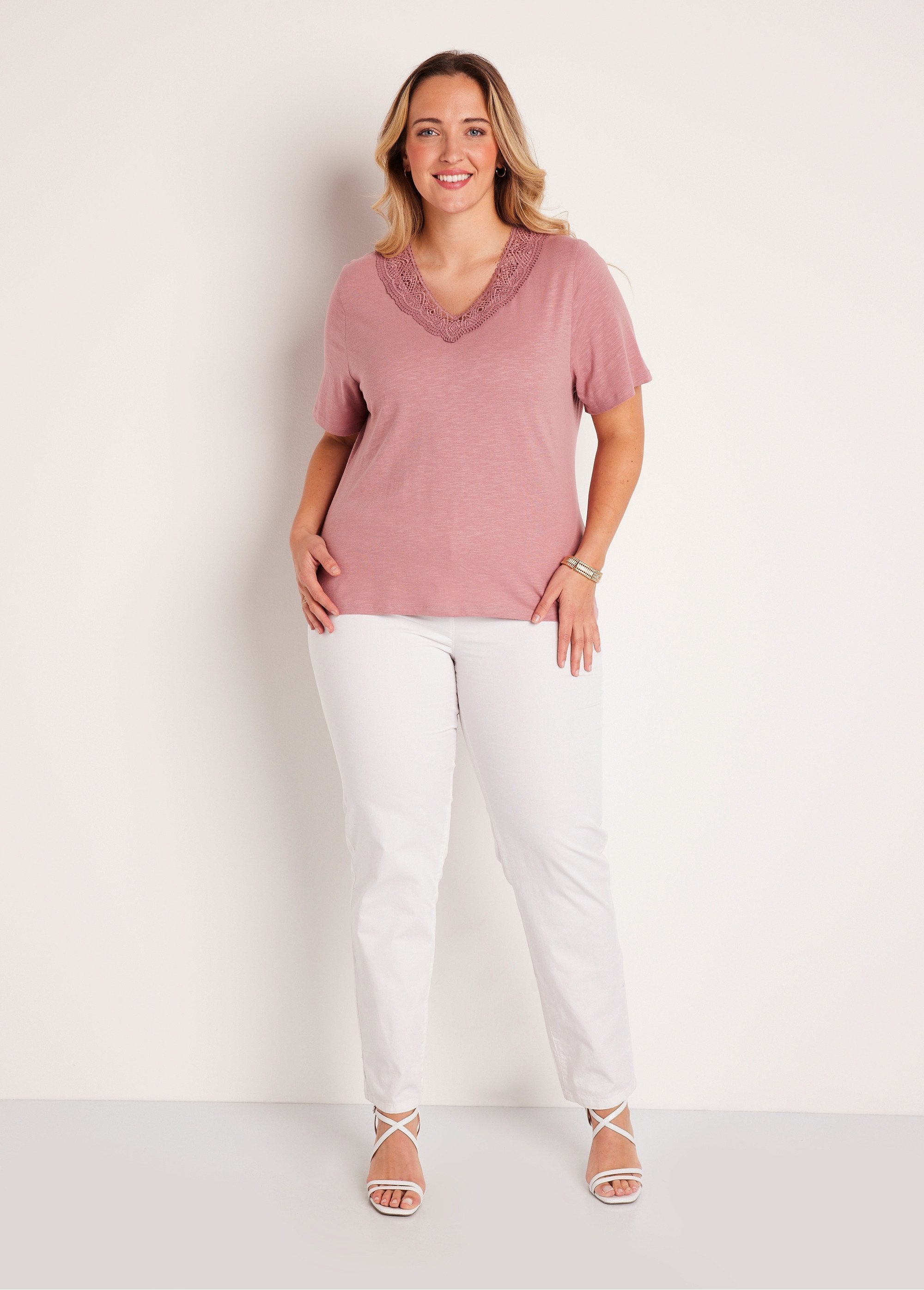 T-shirt_a_maniche_corte_in_cotone_e_macramé_Rosa_SF1_curvy