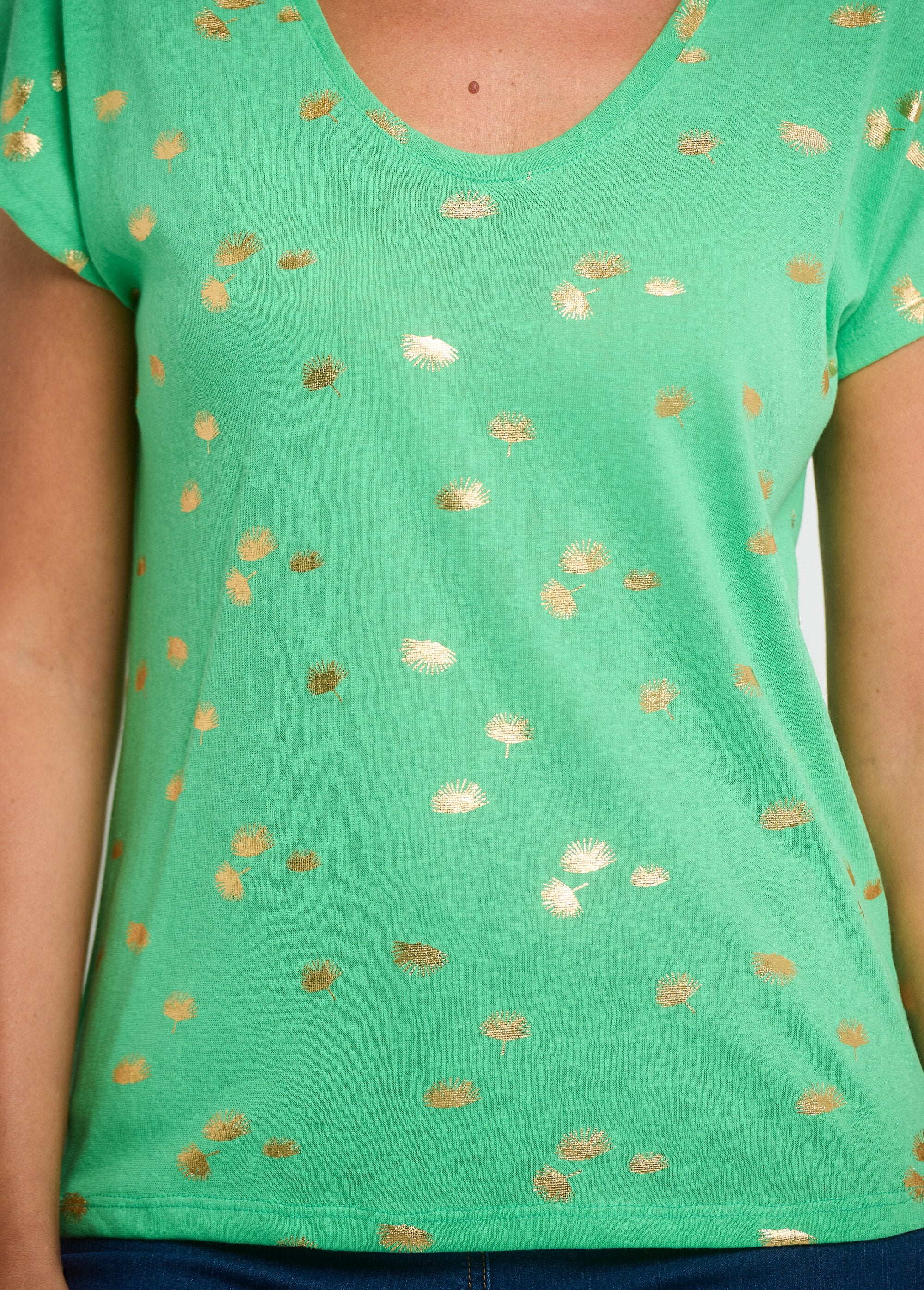 T-shirt_manches_courtes_motifs_dorés_Vert_DE1_slim