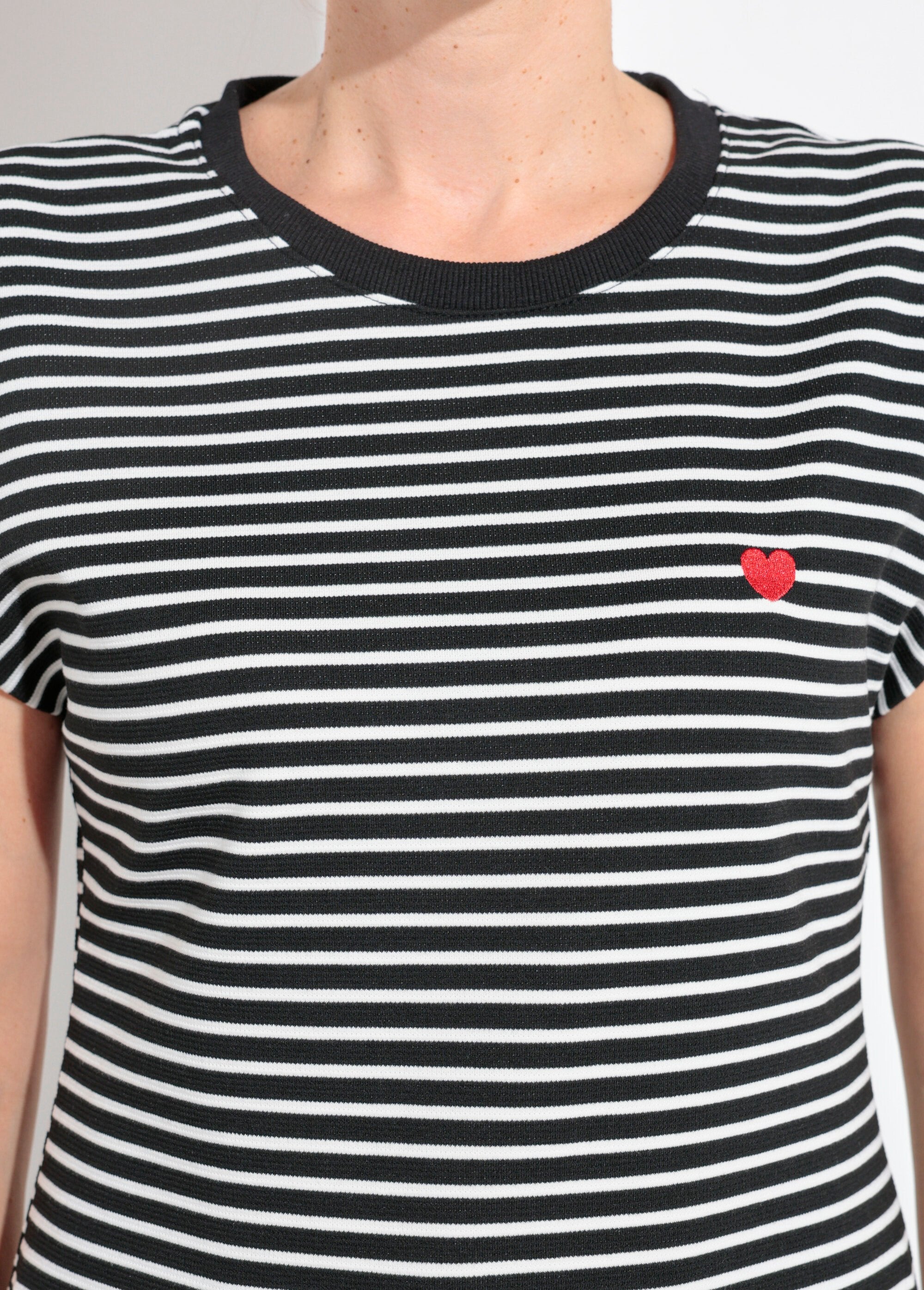 T-shirt_a_righe_con_maniche_a_kimono_Raye_noir_et_blanc_DE1_slim