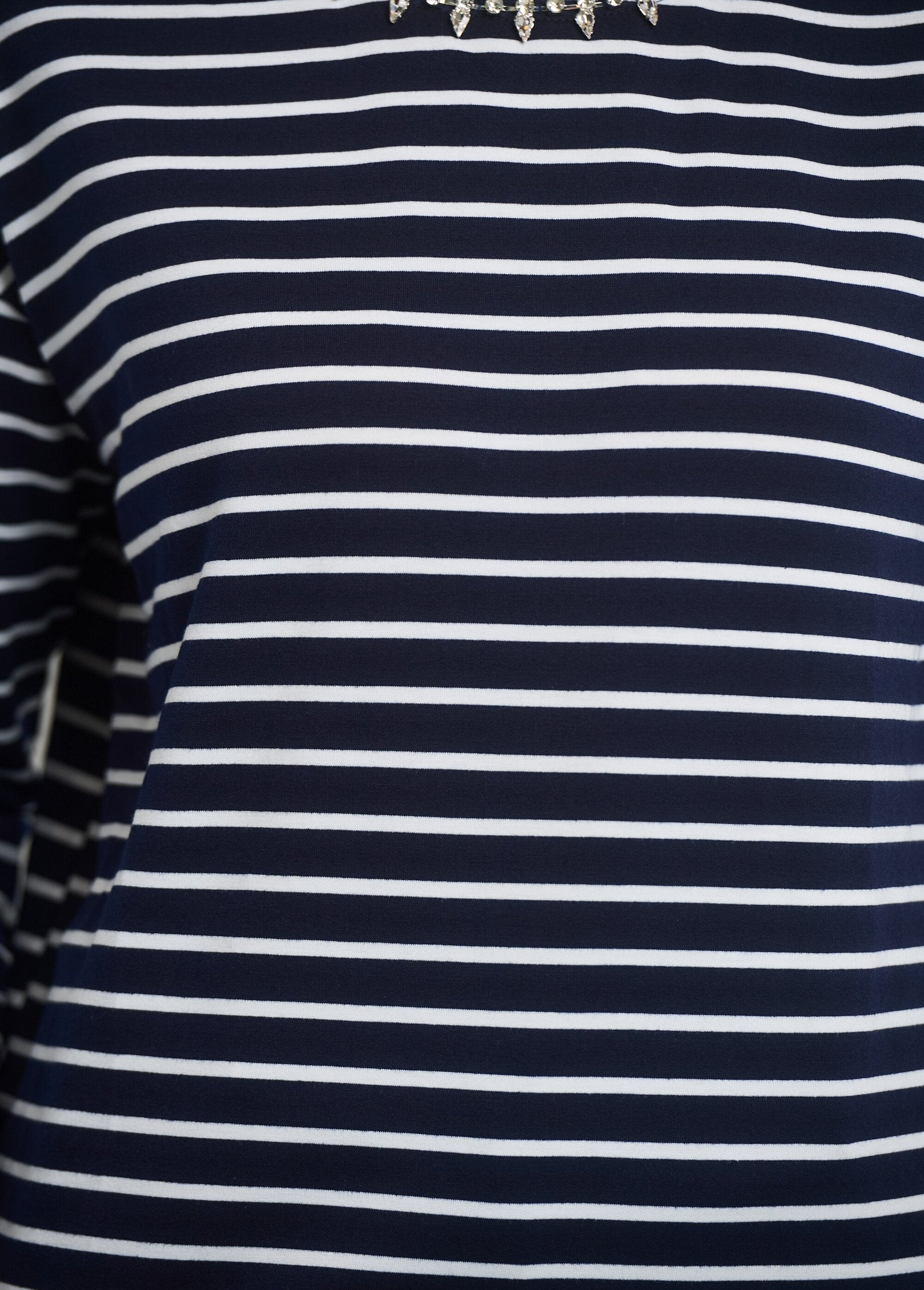 T-shirt_a_righe_con_scollo_in_strass_Marine_raye_DE3_slim