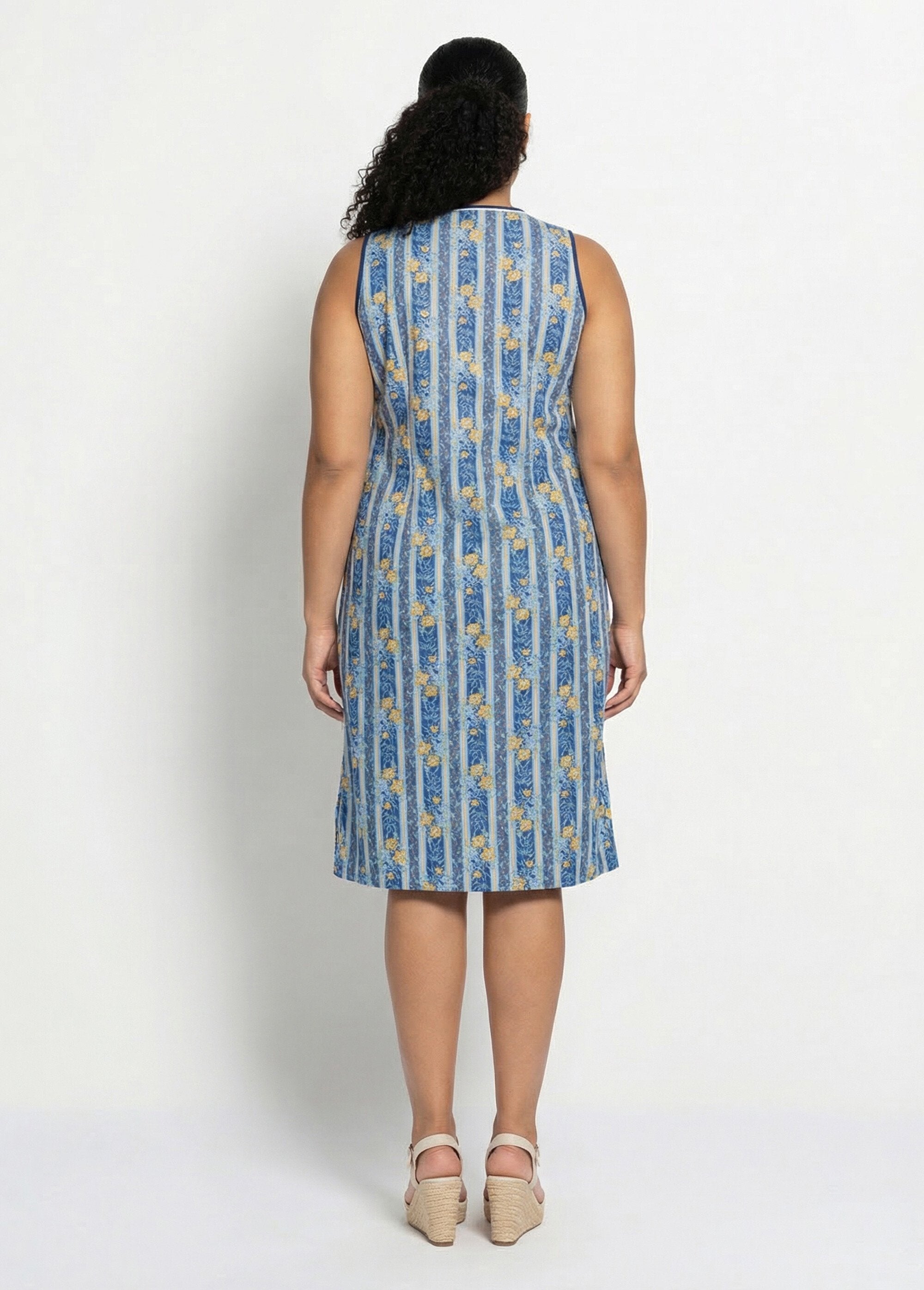 Grembiule_senza_maniche_con_bottoni_Striscia_blu_scuro_DO1_slim