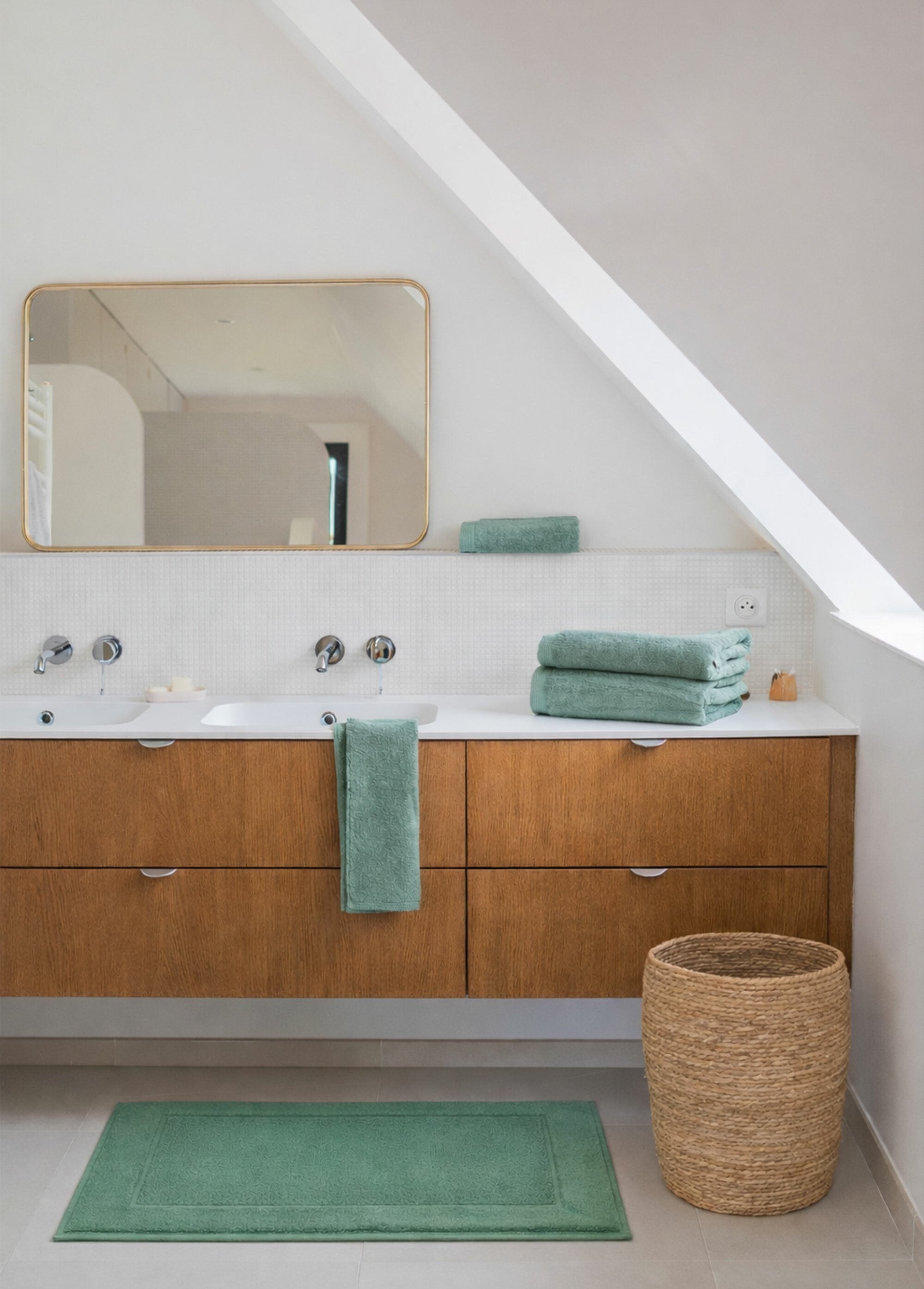 Tappeto_da_bagno_in_spugna_con_listelli_sottili_Sauge_SF1_slim