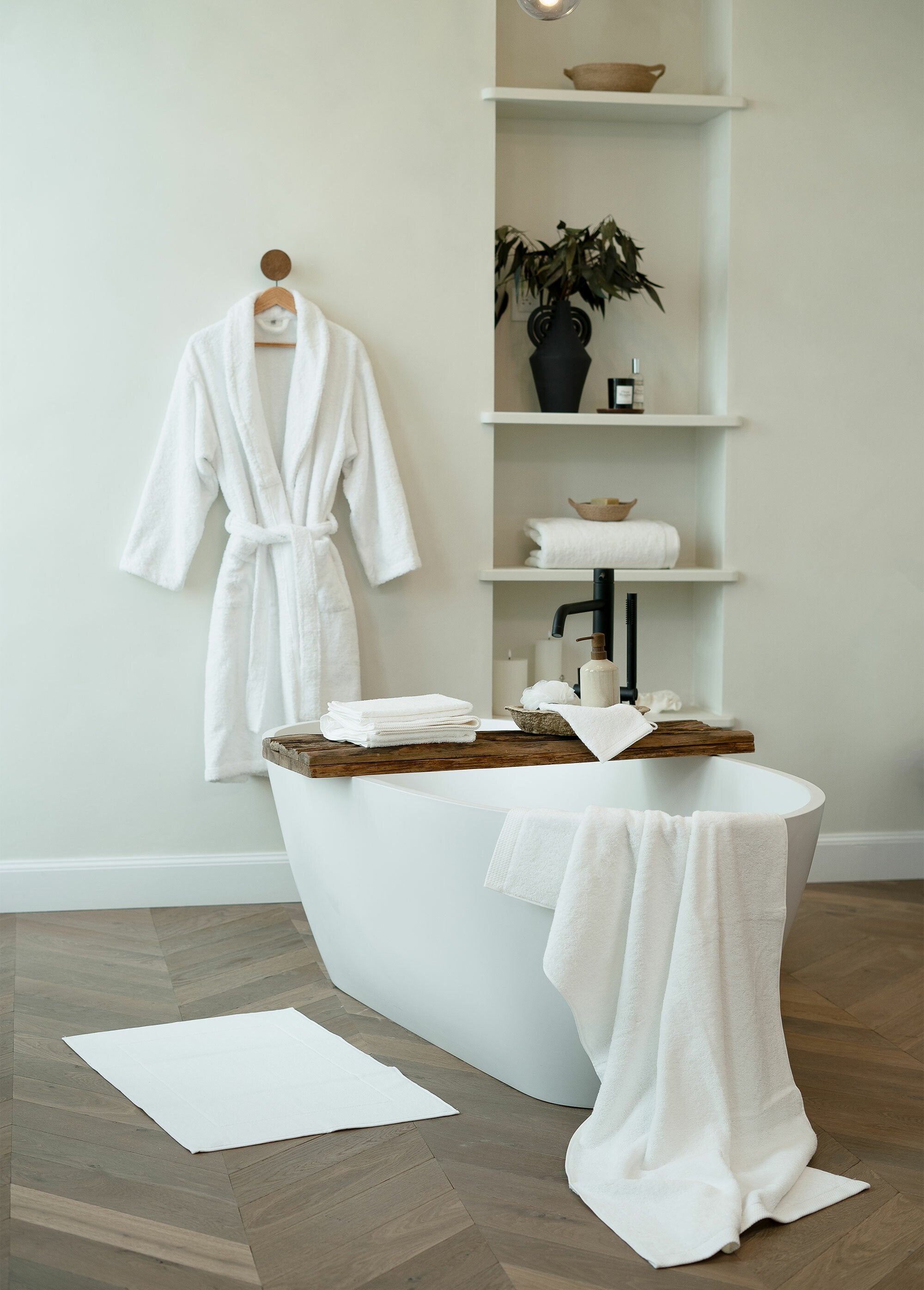 Tappeto_da_bagno_in_spugna_con_listelli_sottili_Blanc_SF1_slim