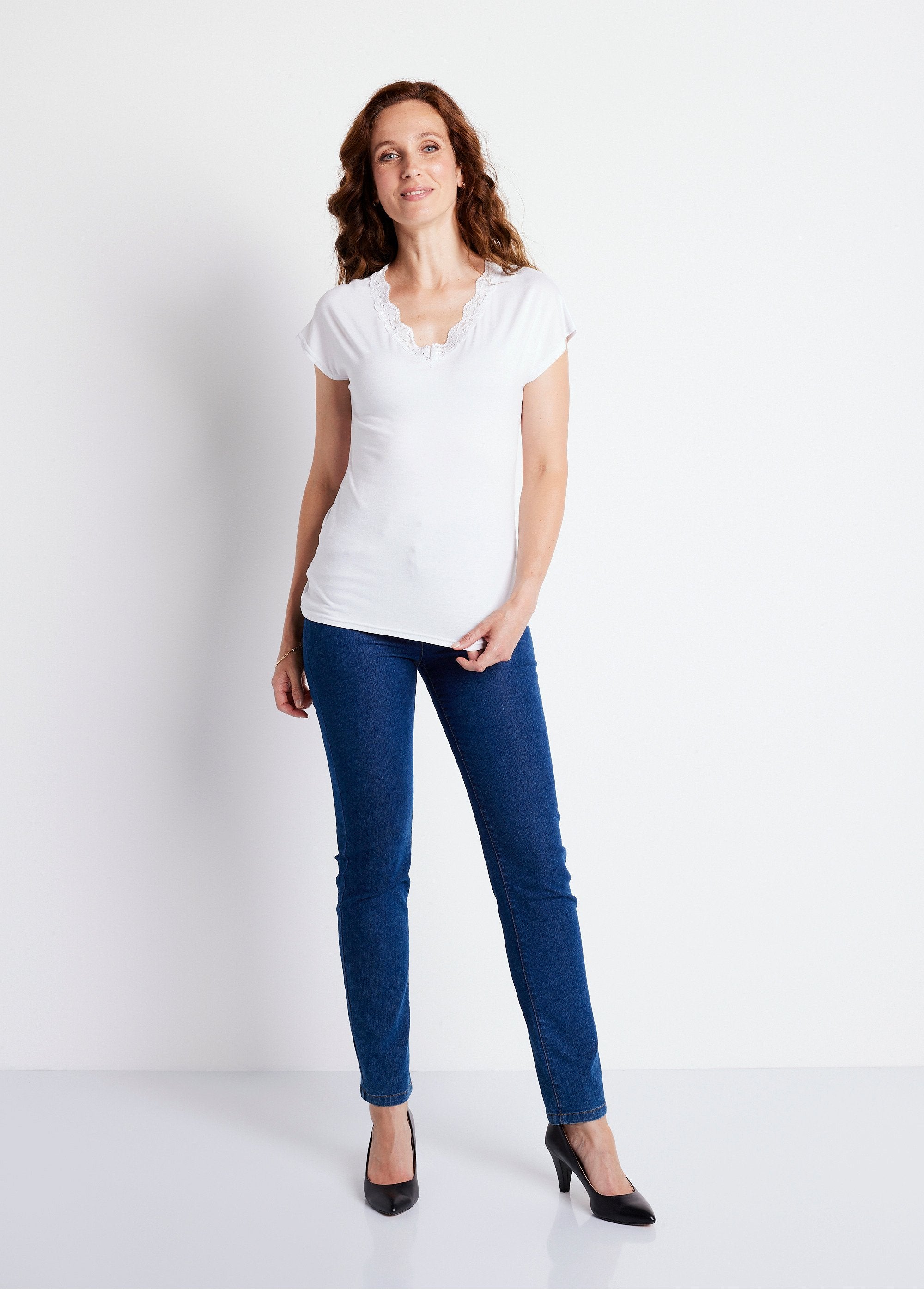 T-shirt_corta_in_pizzo_elasticizzato_BIANCO_SF1_slim