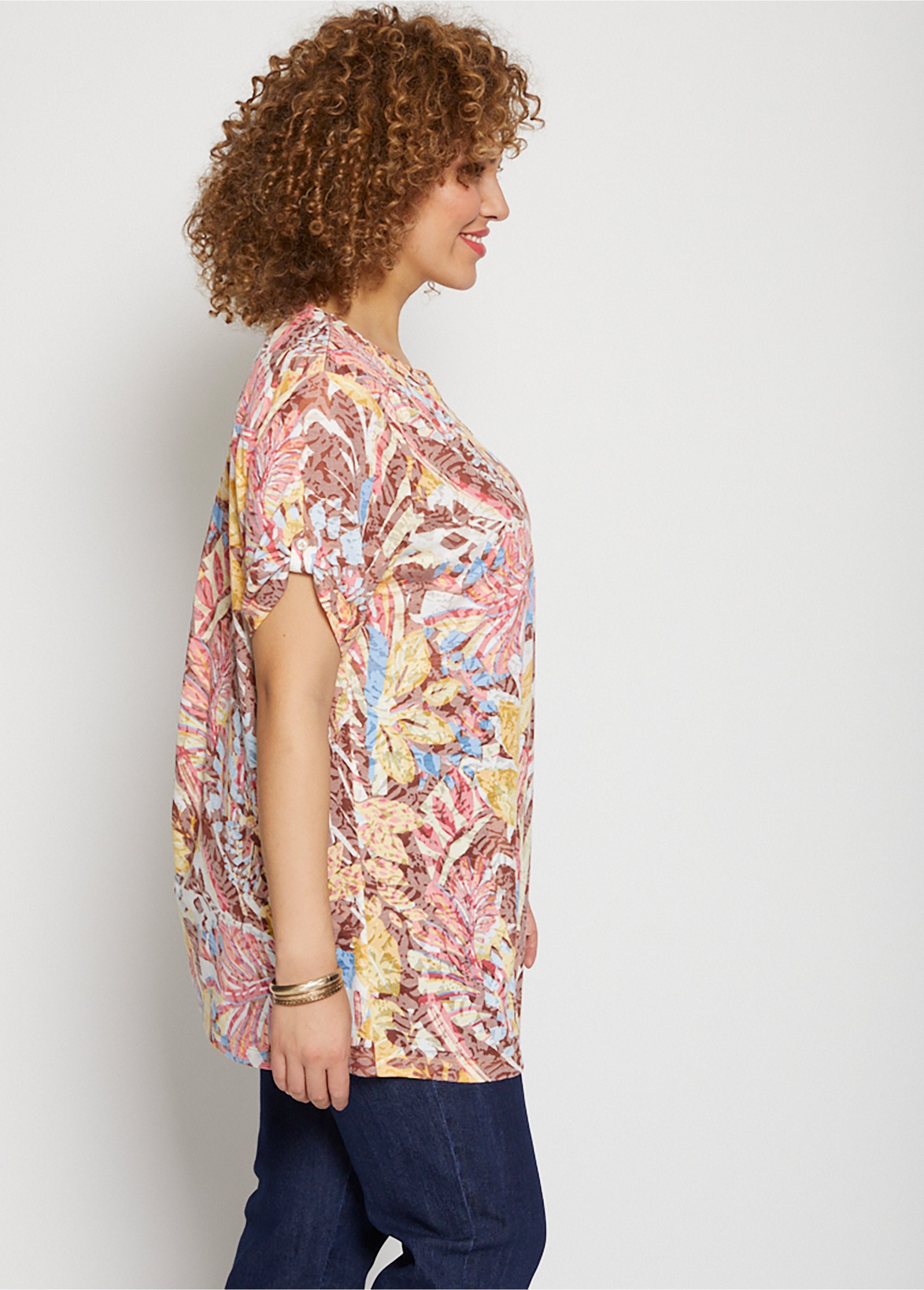 T-shirt_lunga_e_svasata_in_maglia_Multicolore_DR1_curvy