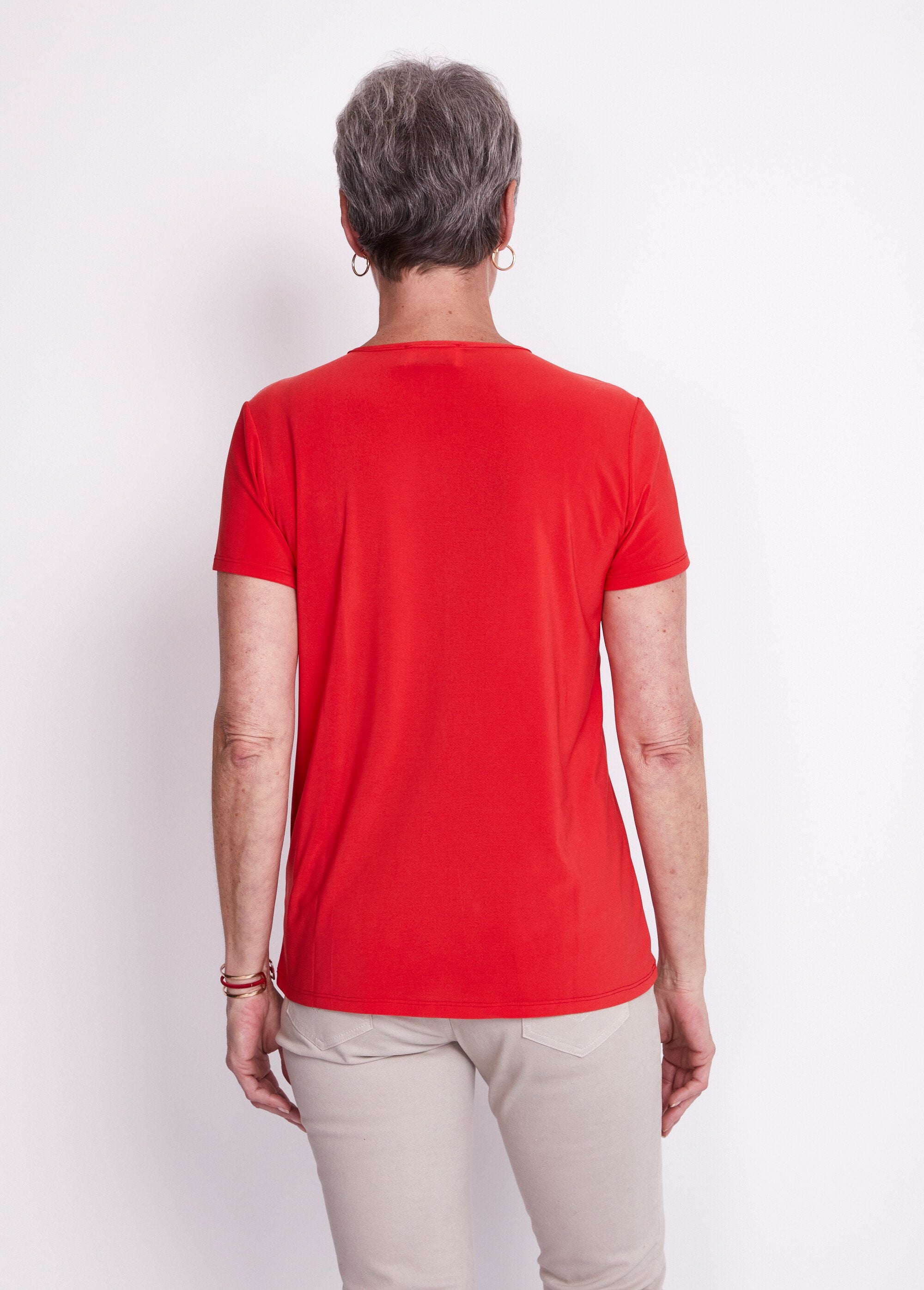 T-shirt_in_maglia_elastica_con_scollo_a_fantasia_Rouge_DO1_slim