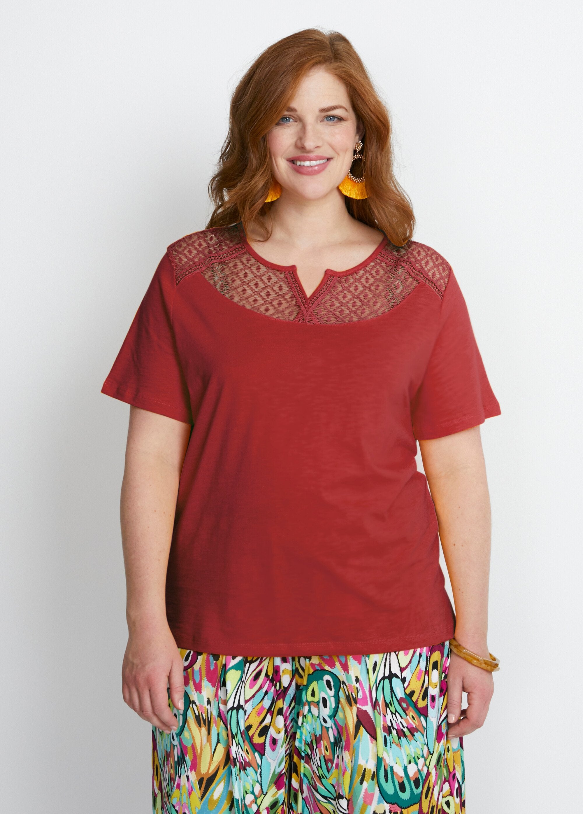 T-shirt_in_cotone_con_pizzo_fiammato_Tomette_FA1_curvy