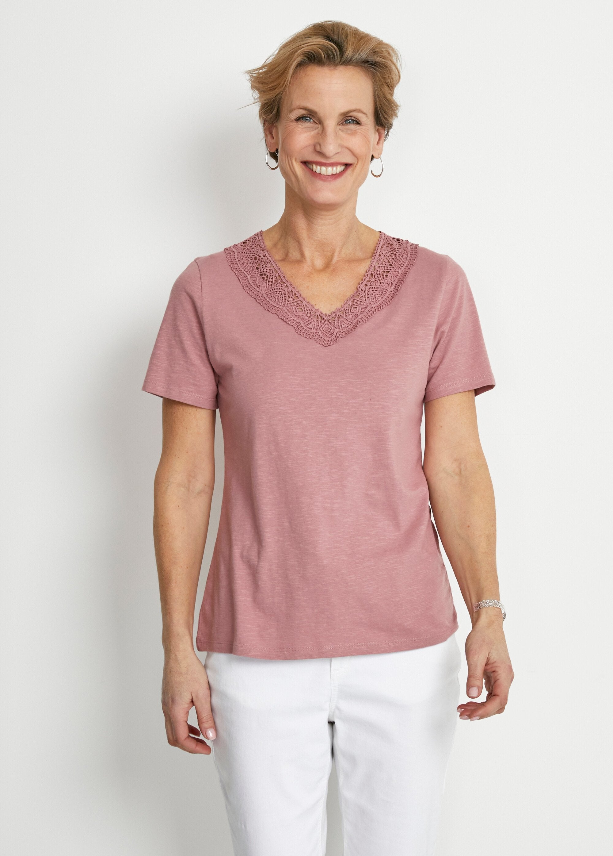 T-shirt_a_maniche_corte_in_cotone_e_macramé_Rosa_FA1_slim