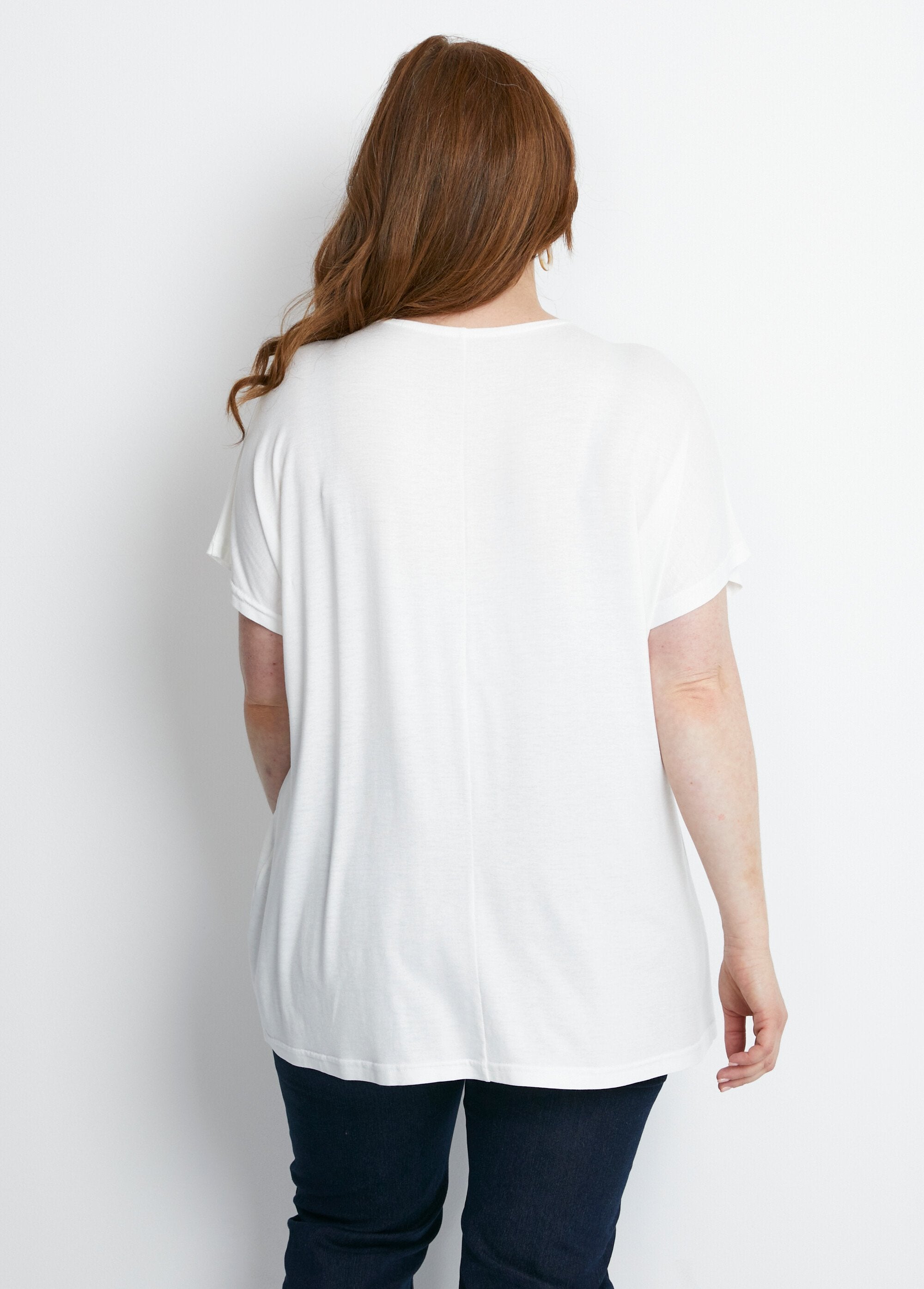 T-shirt_lunga_e_svasata_in_pizzo_Bianco_DO1_curvy