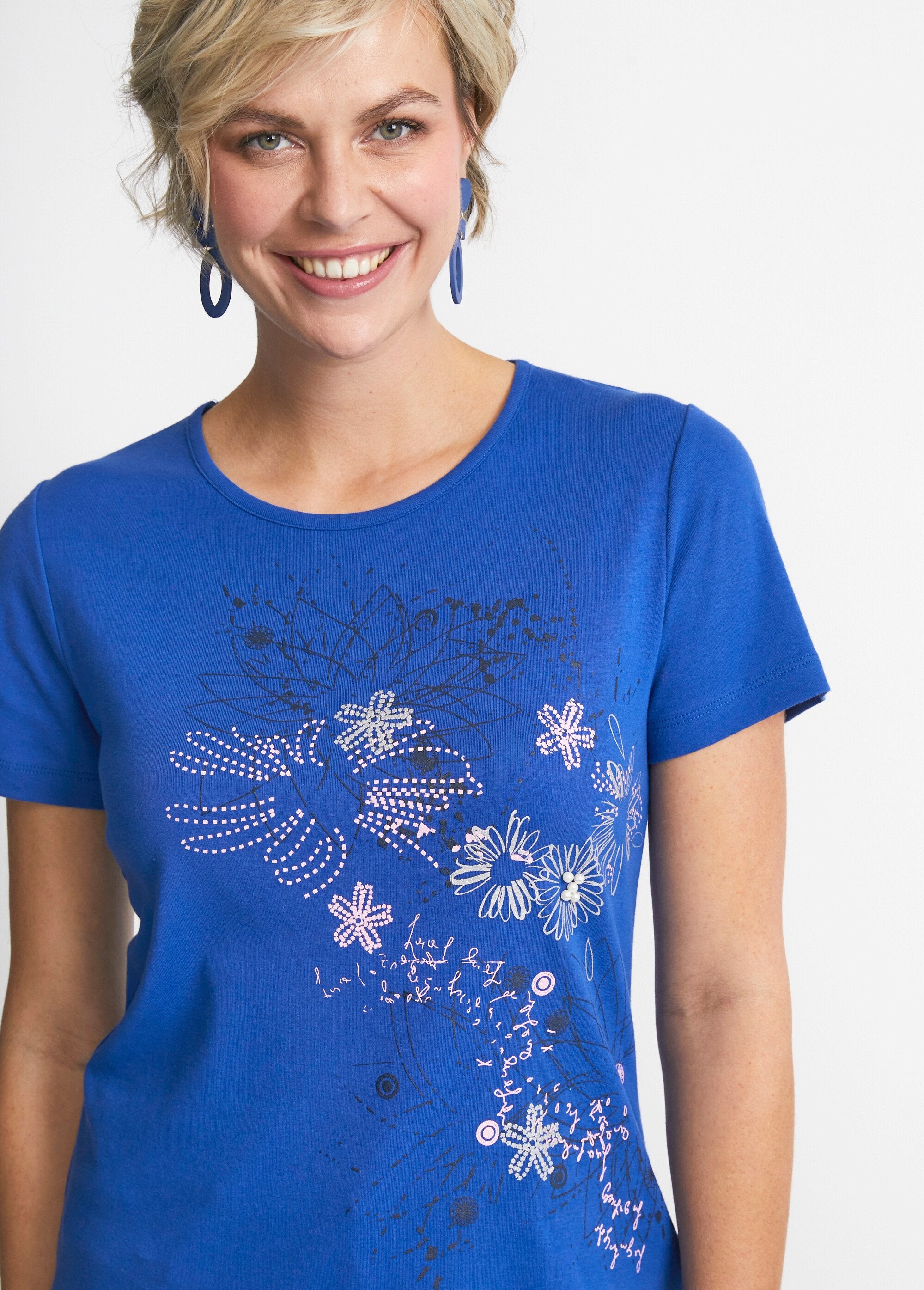 T-shirt_lunga_a_fiori_con_spacchi_laterali_BLU_DE1_slim