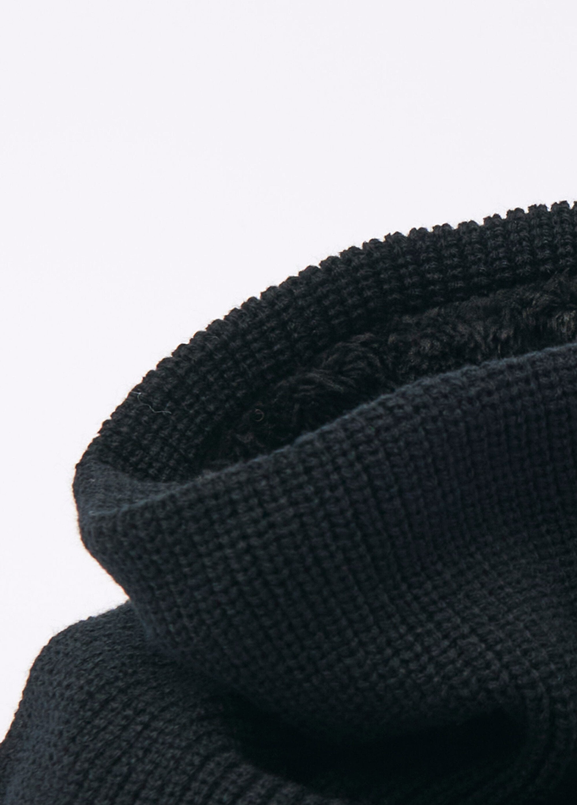 Girocollo_in_maglia_a_coste_e_pile_Noir_DE2_slim