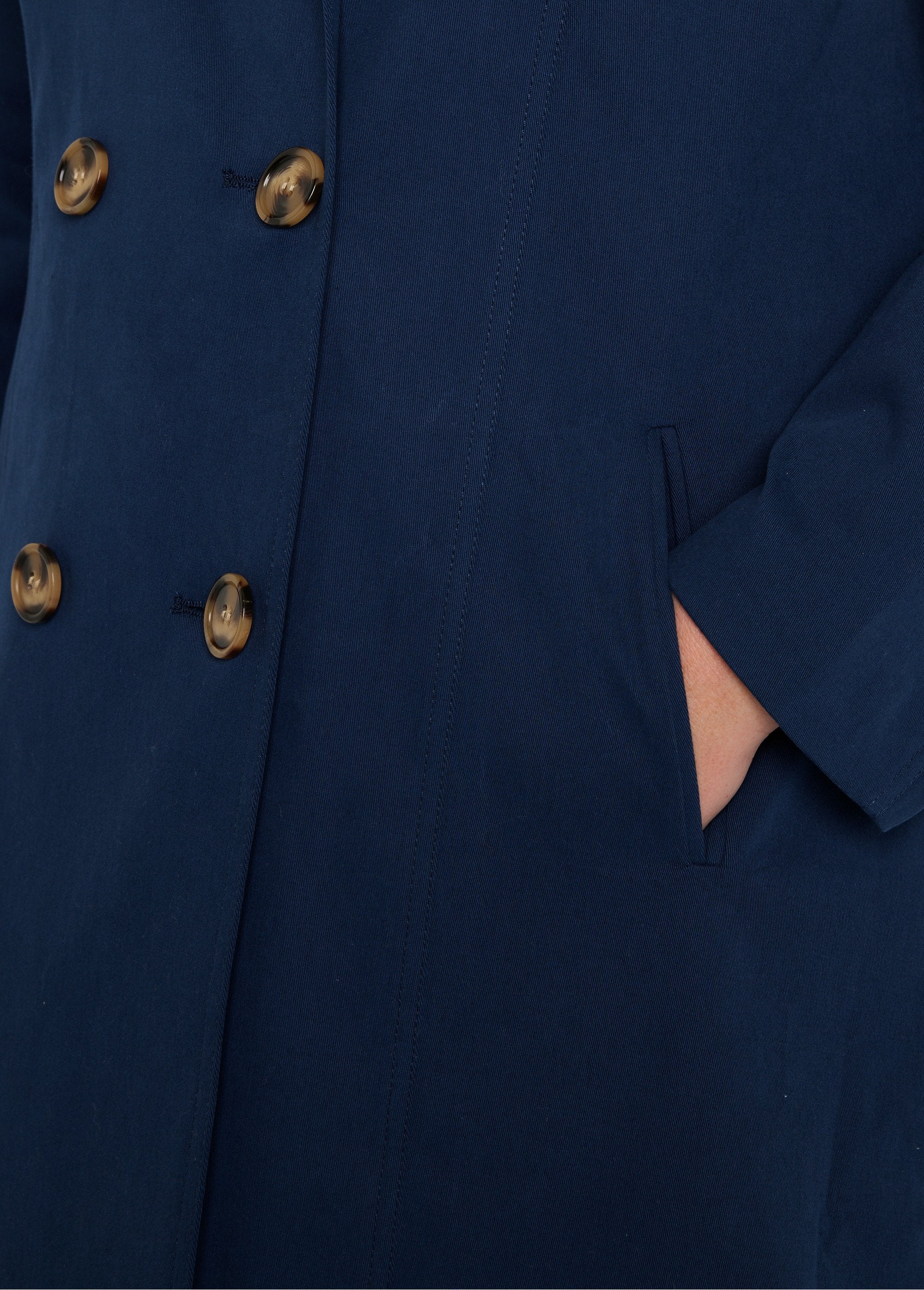 Trench_corto_a_doppio_petto_blu_navy_DE2_curvy